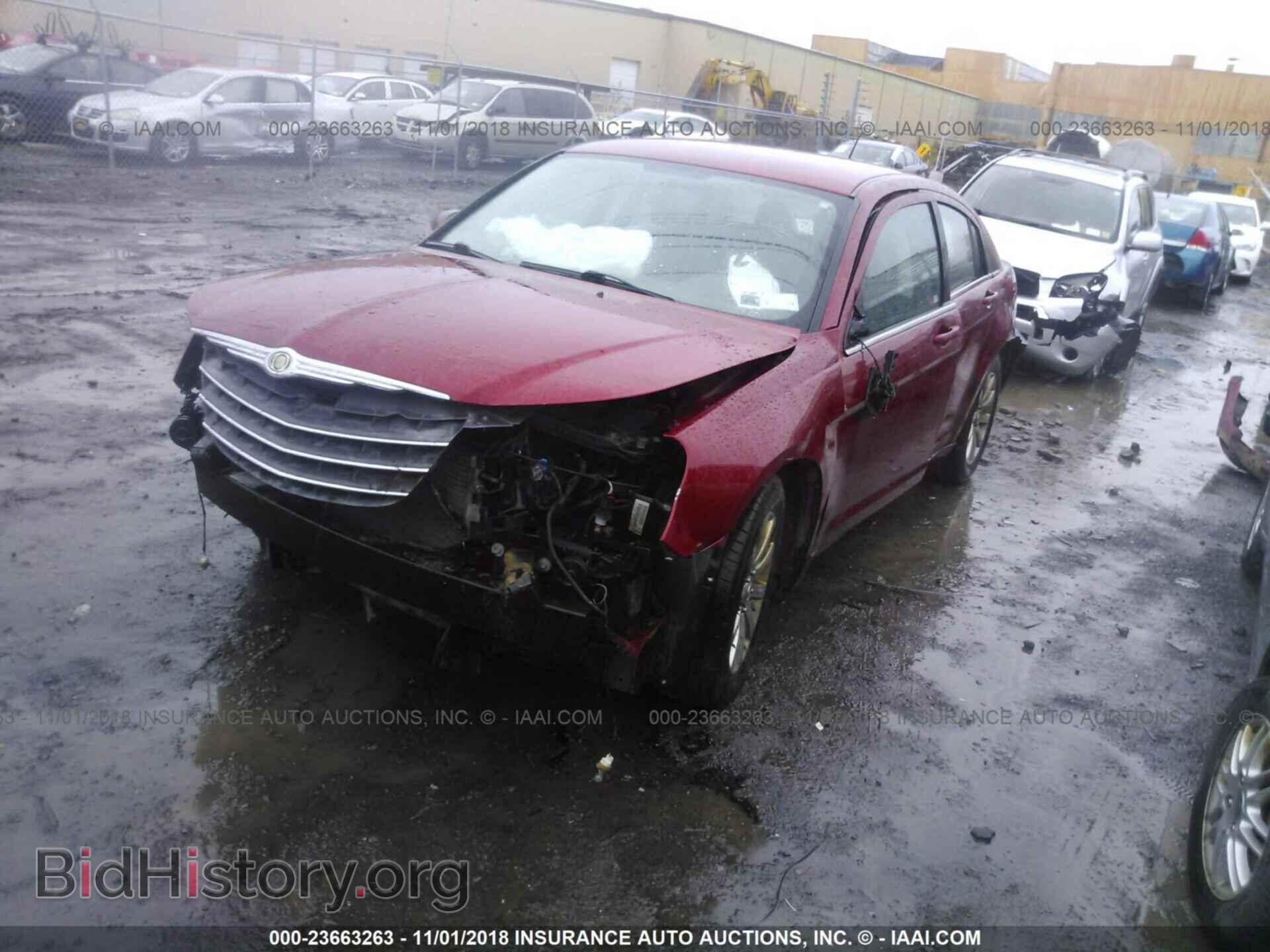 2010 CHRYSLER SEBRING - VIN: 1C3CC5FB8AN118767 - Photo 2