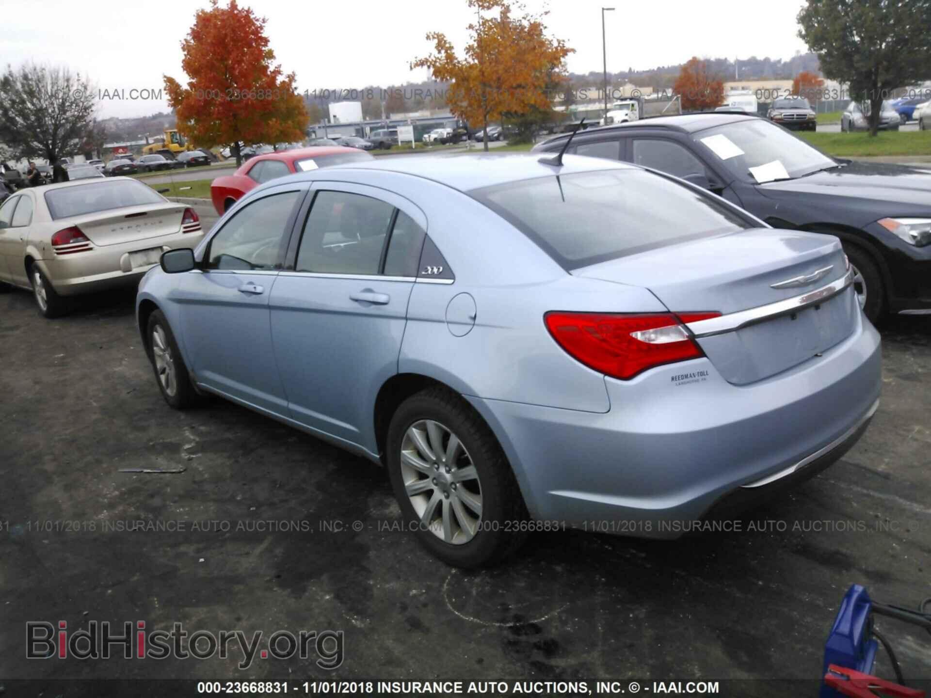 2013 Chrysler 200 - VIN: 1C3CCBBB7DN514083 - Photo 3