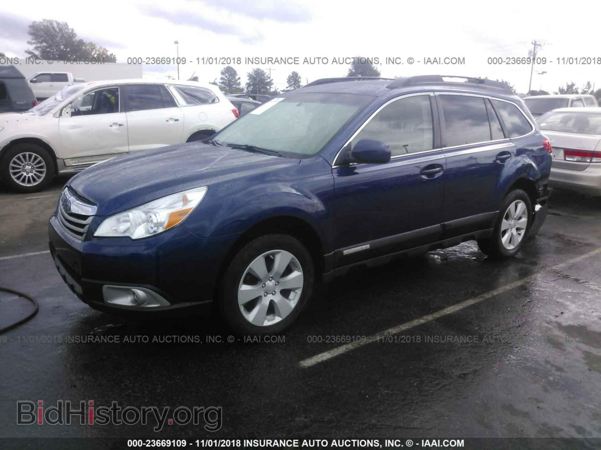 2011 Subaru Outback - VIN: 4S4BRBCC4B3364077 - Фото 2
