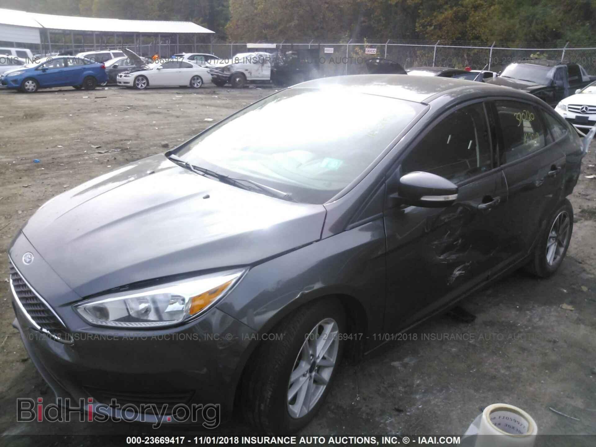 2017 Ford Focus - VIN: 1FADP3F2XHL234086 - Фото 2