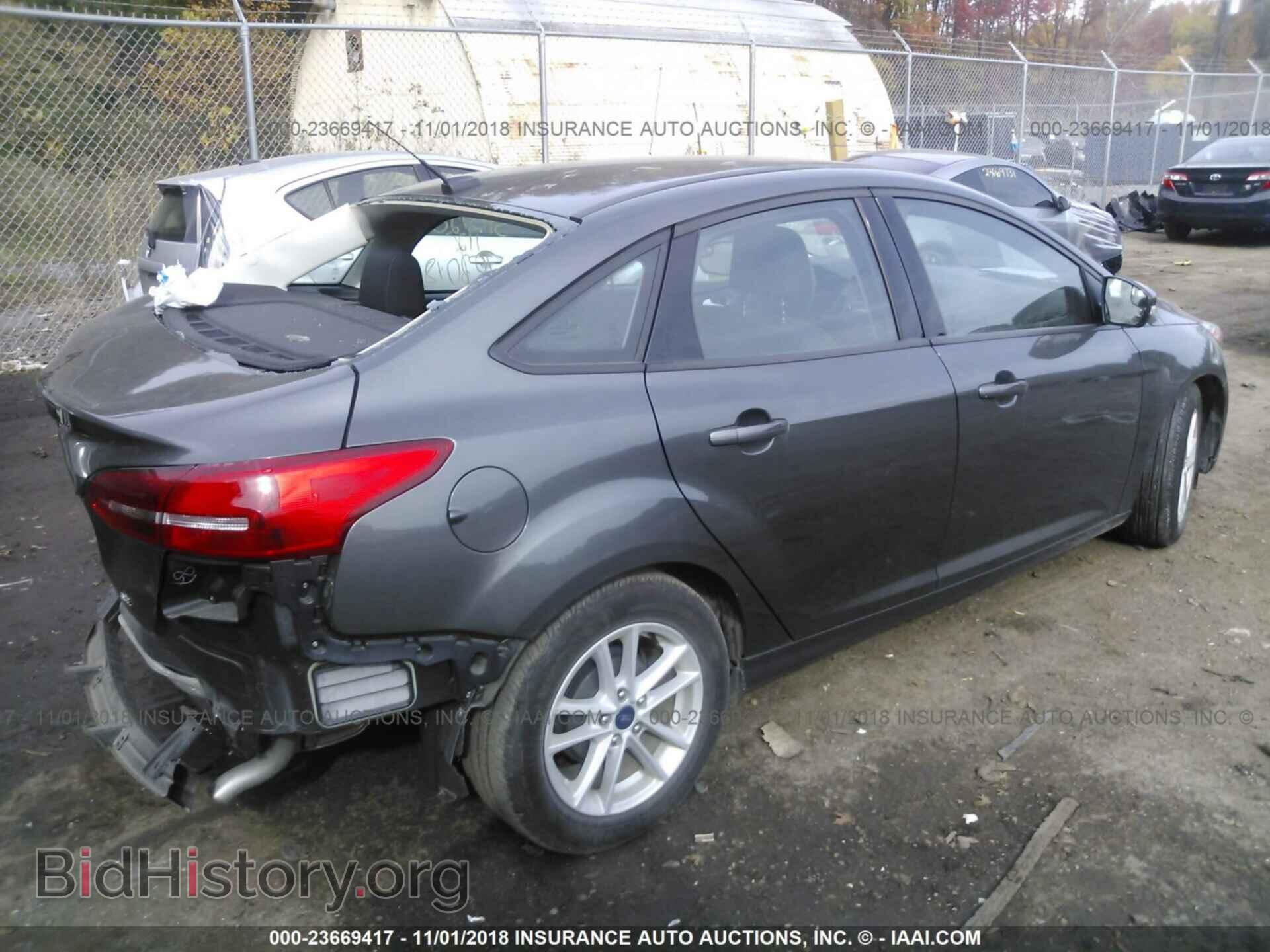 2017 Ford Focus - VIN: 1FADP3F2XHL234086 - Фото 4