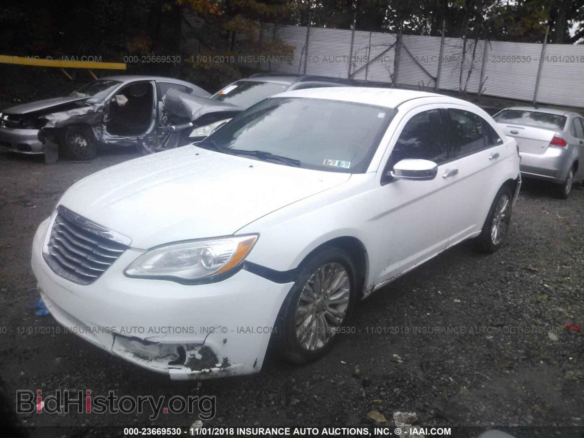 2012 CHRYSLER 200 - VIN: 1C3CCBCBXCN263864 - Фото 2
