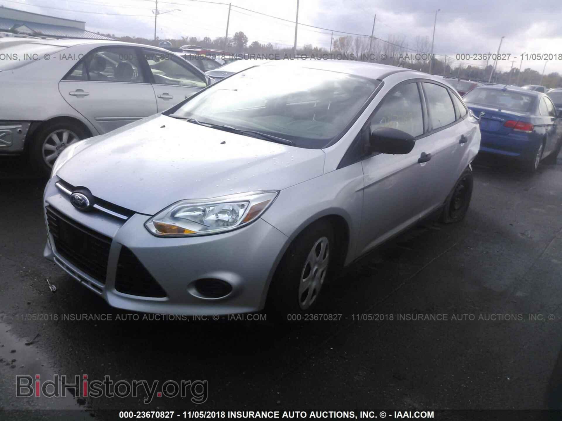 2014 Ford Focus - VIN: 1FADP3E21EL404753 - Photo 2