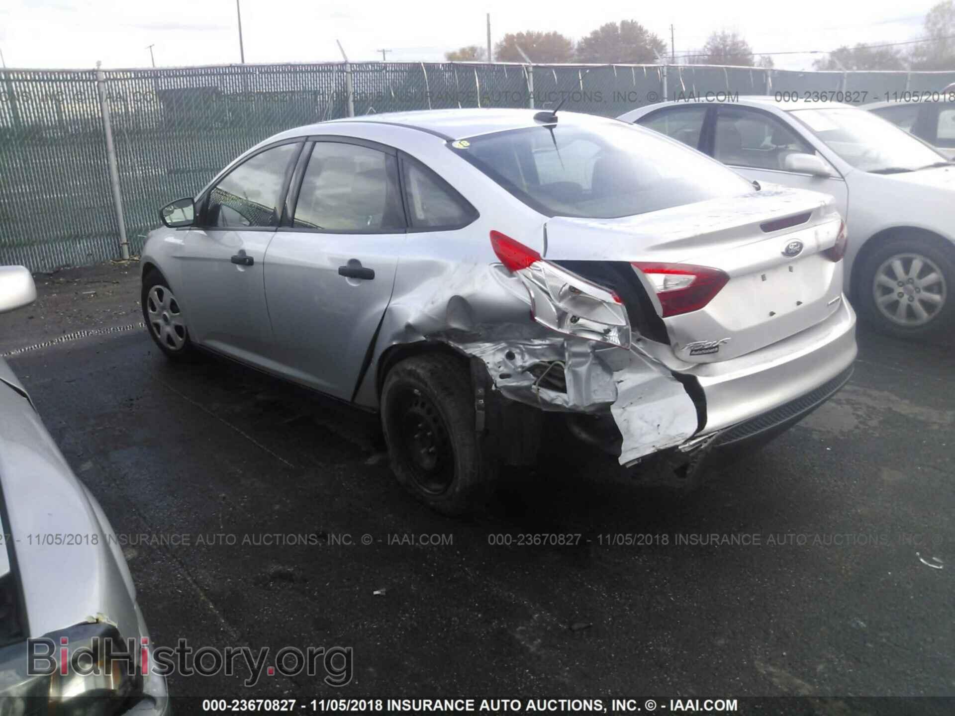 2014 Ford Focus - VIN: 1FADP3E21EL404753 - Photo 3
