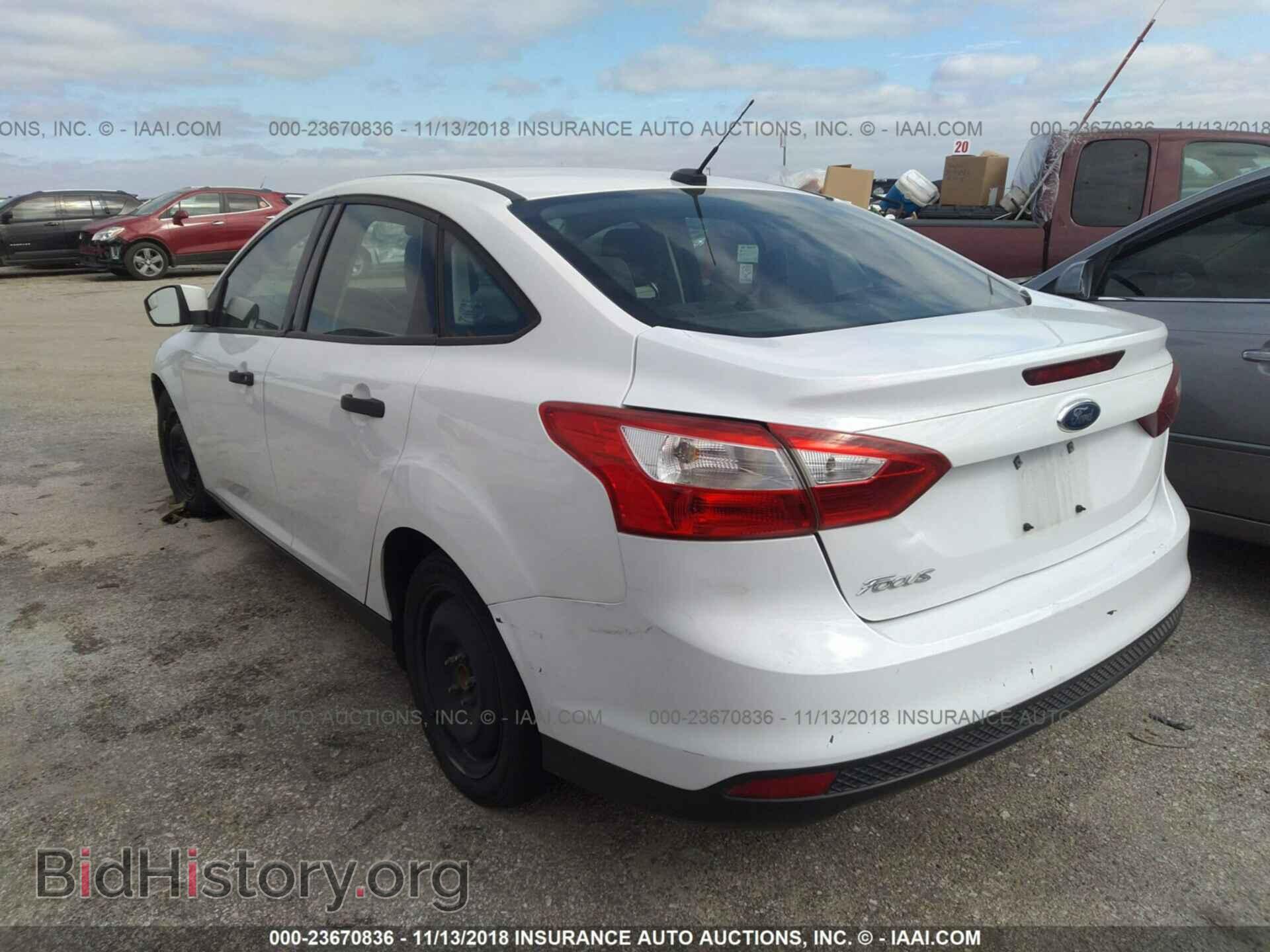 2012 Ford Focus - VIN: 1FAHP3E22CL267370 - Photo 3