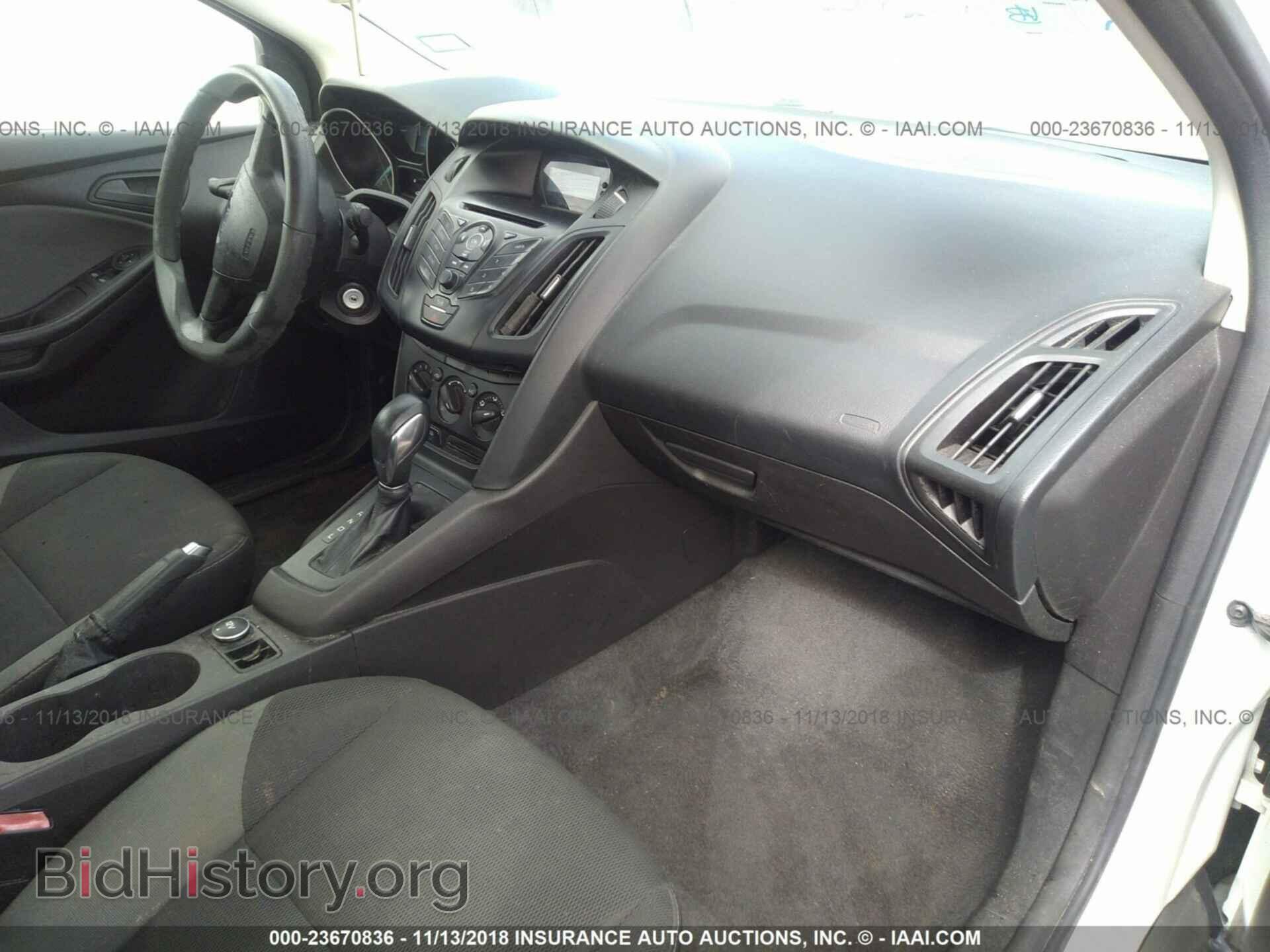 2012 Ford Focus - VIN: 1FAHP3E22CL267370 - Photo 5