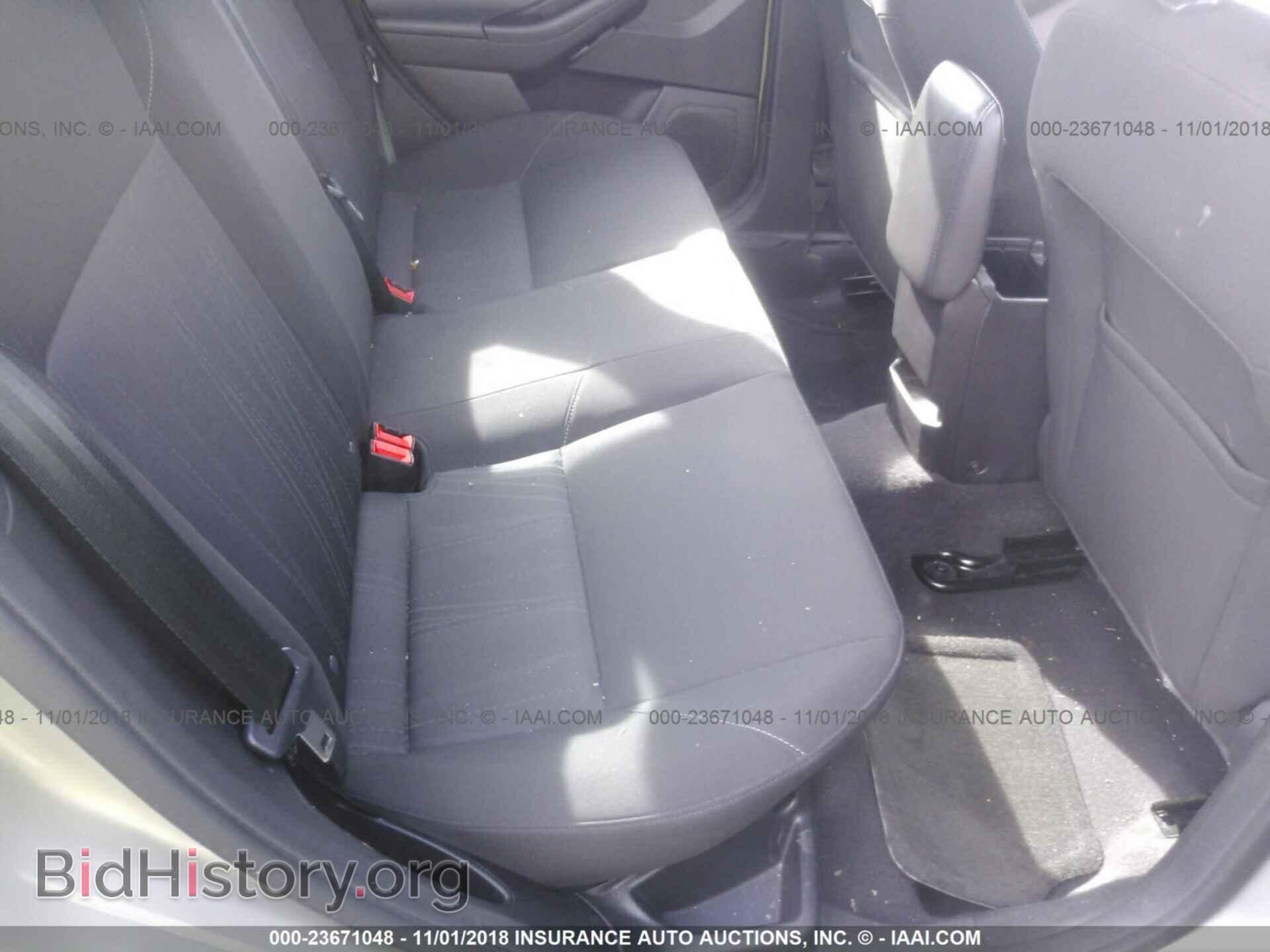 2015 Ford Focus - VIN: 1FADP3F28FL215758 - Photo 8
