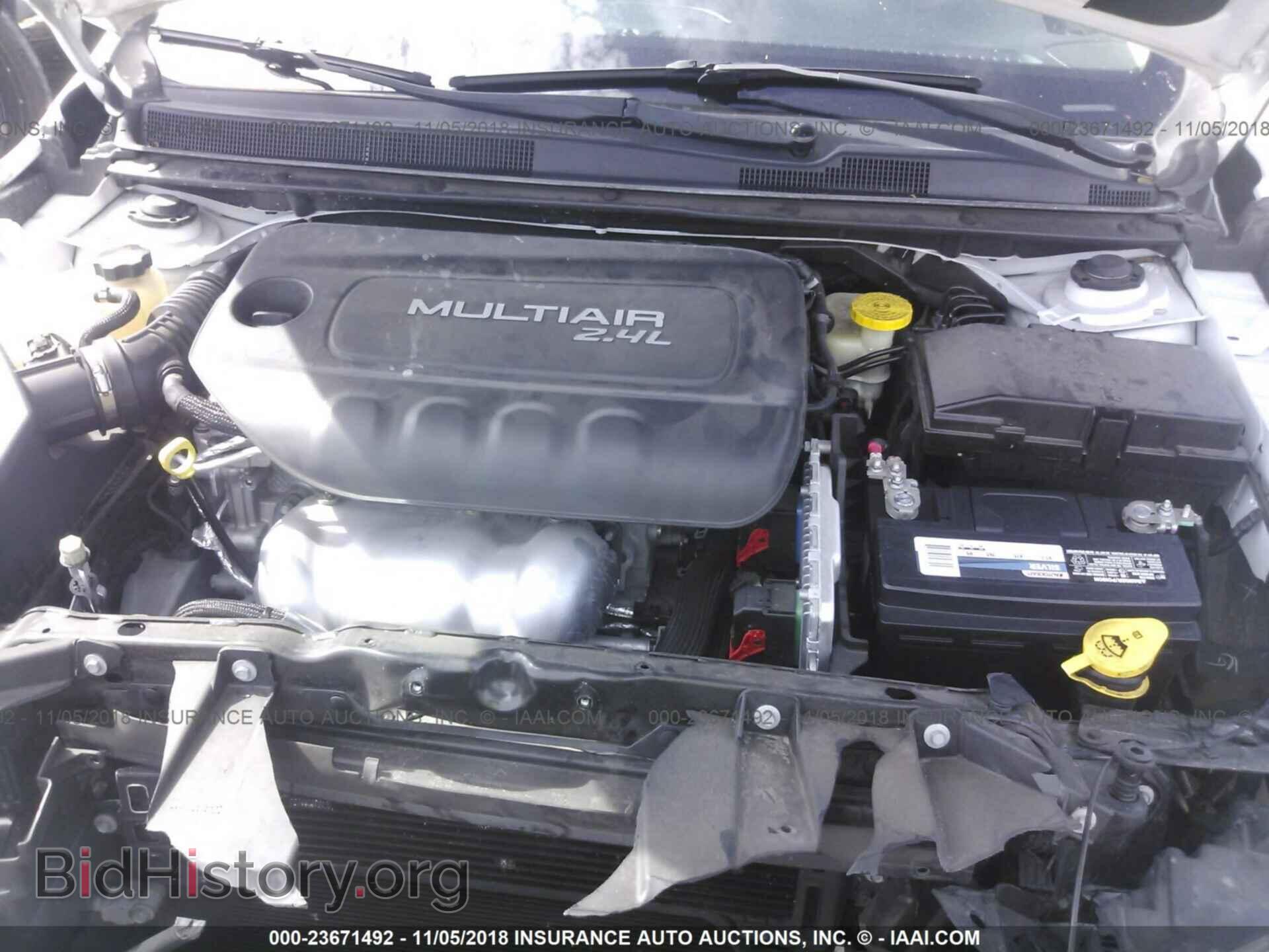 2015 Chrysler 200 - VIN: 1C3CCCAB2FN633430 - Photo 10