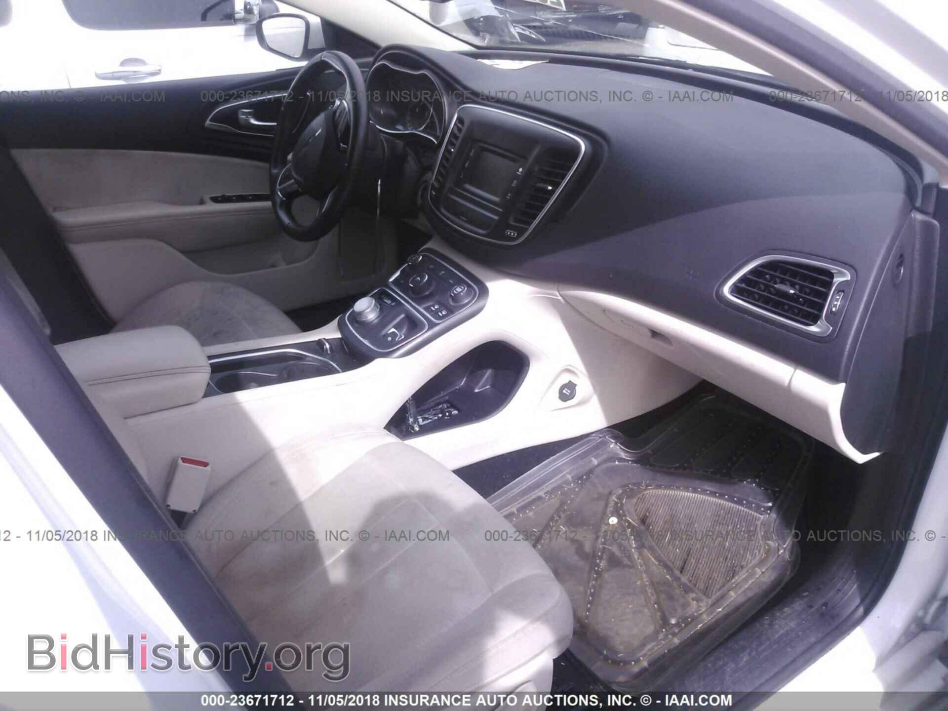2015 Chrysler 200 - VIN: 1C3CCCAB0FN650016 - Photo 5