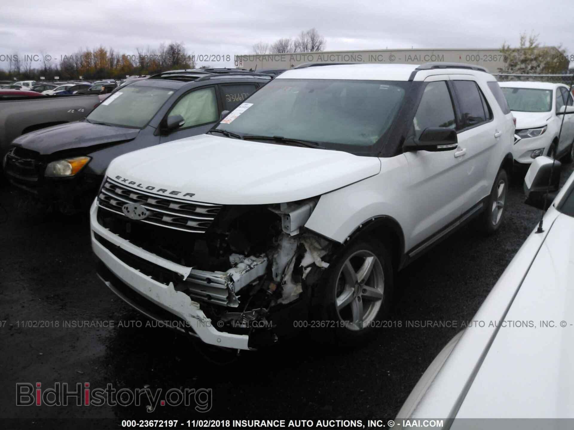 2017 Ford Explorer - VIN: 1FM5K8D82HGC46495 - Фото 2