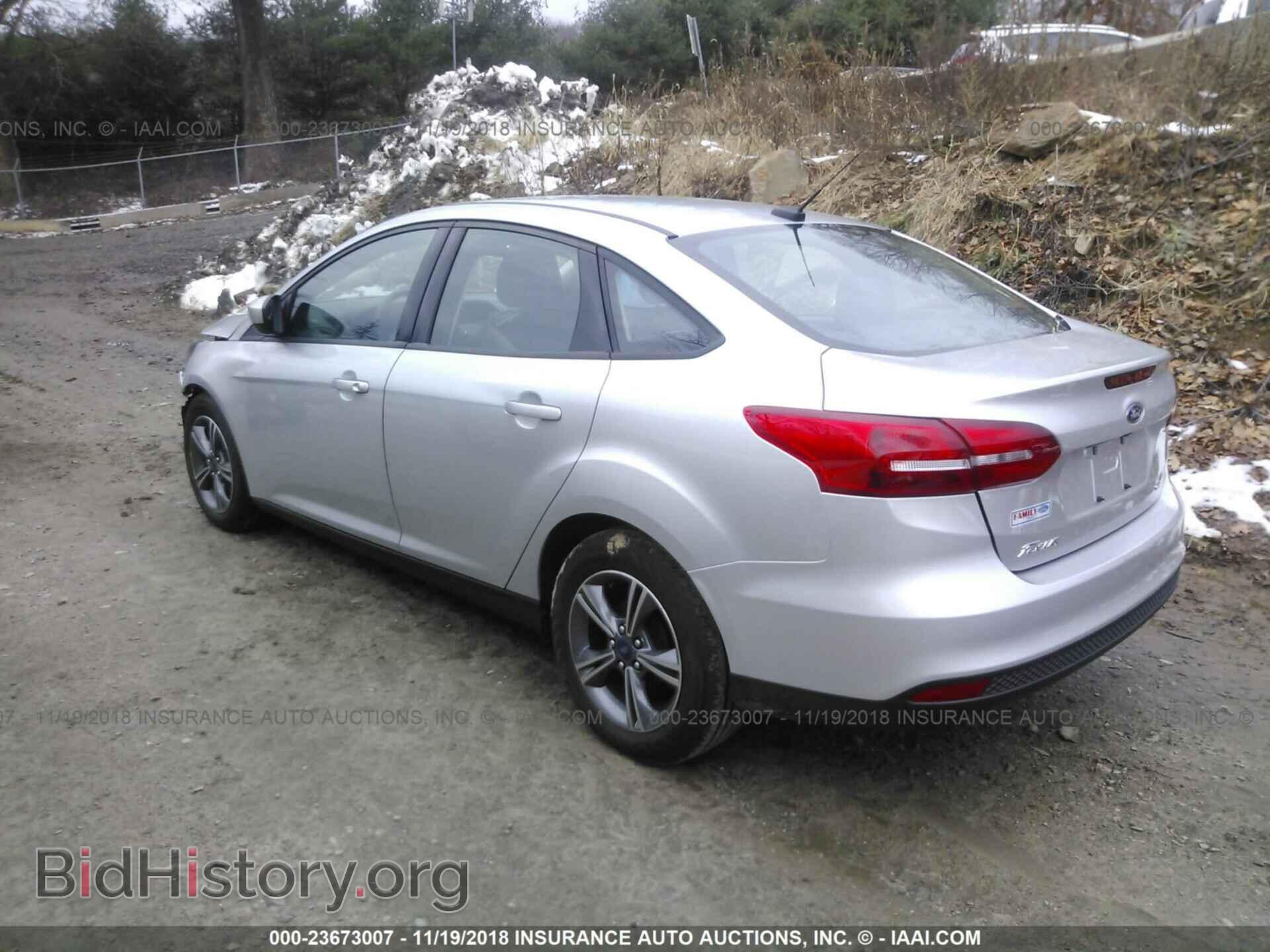 2018 Ford Focus - VIN: 1FADP3F26JL318377 - Фото 3