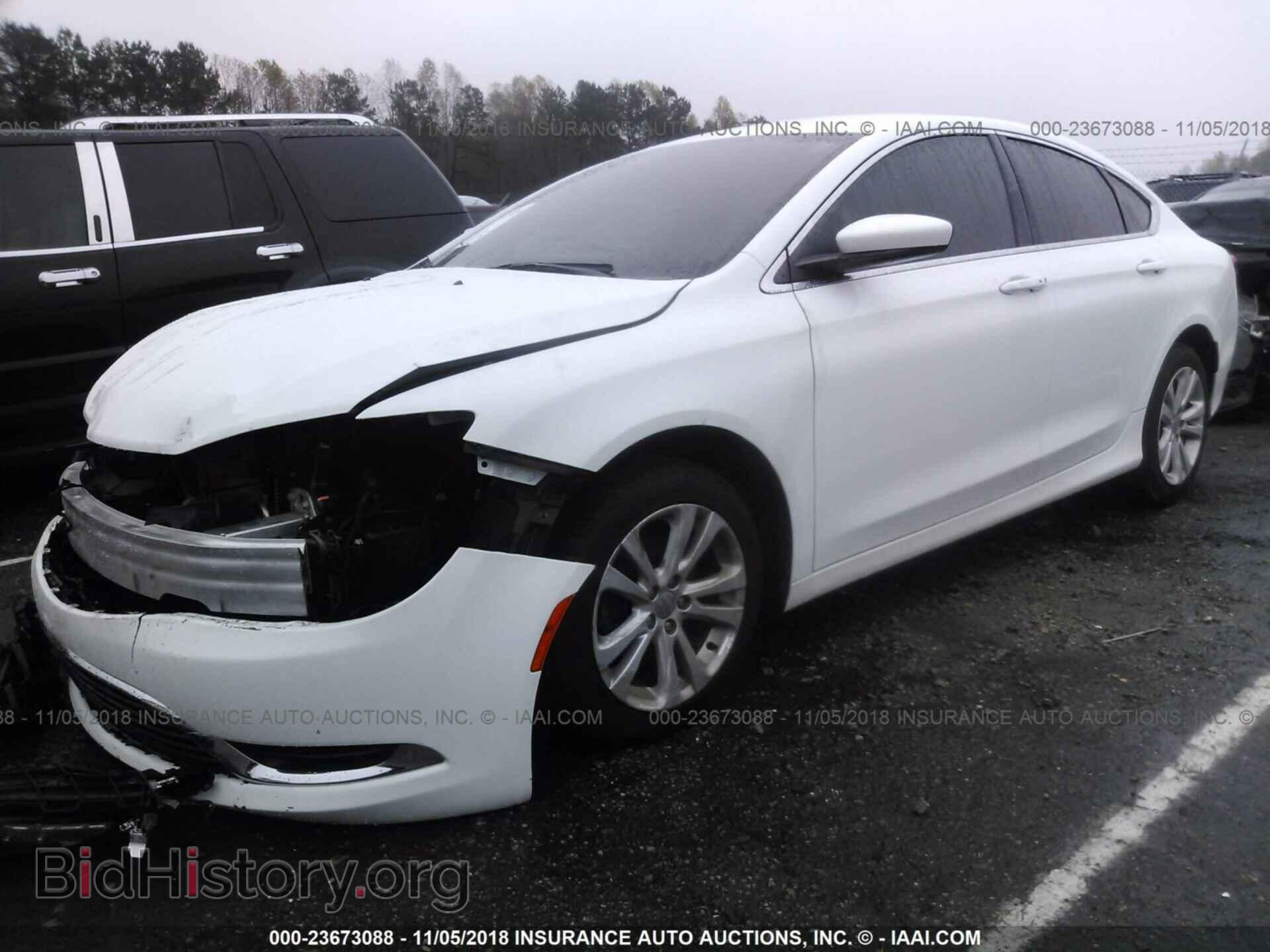 2015 Chrysler 200 - VIN: 1C3CCCAB2FN745080 - Photo 2