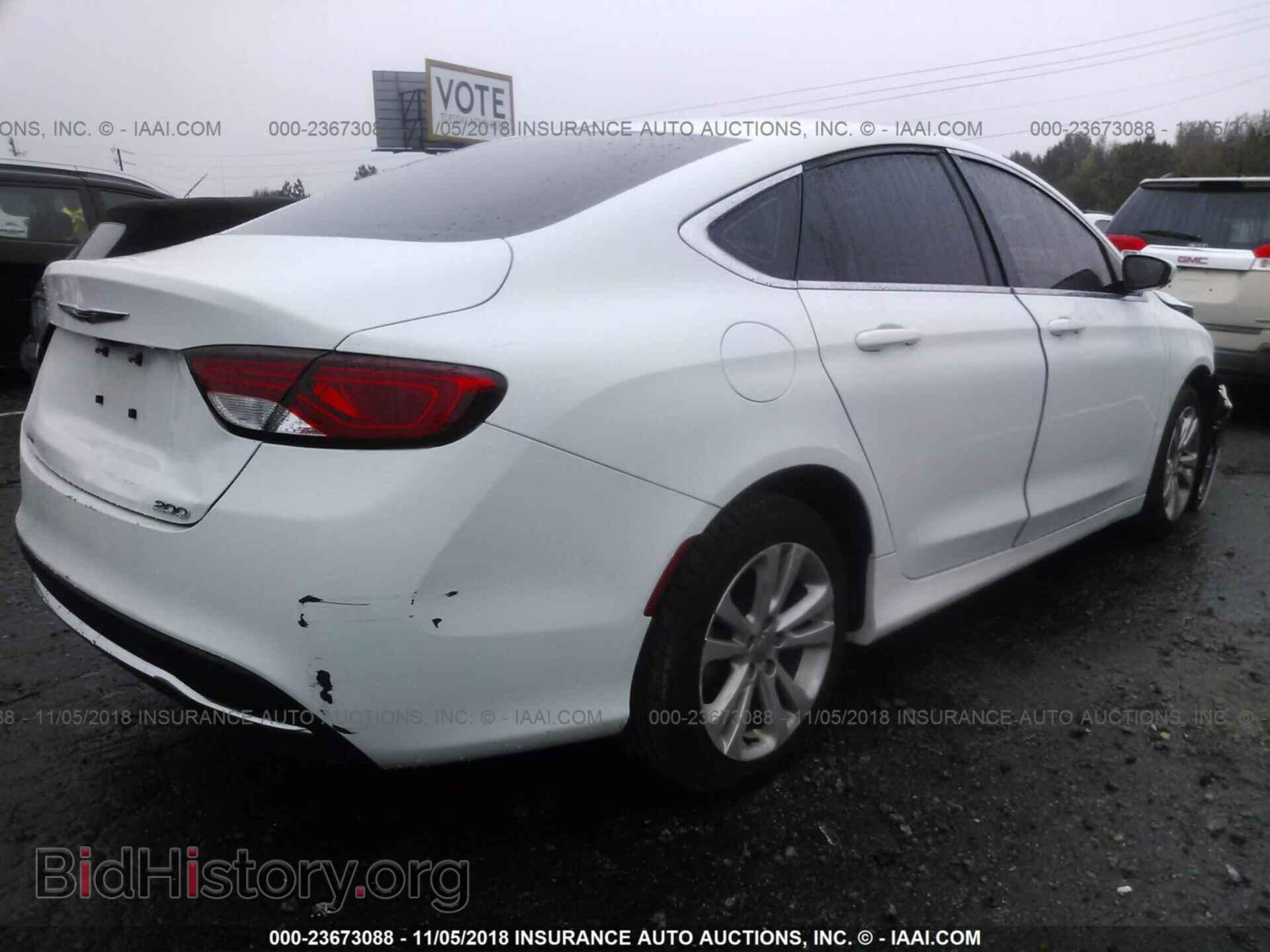2015 Chrysler 200 - VIN: 1C3CCCAB2FN745080 - Photo 4