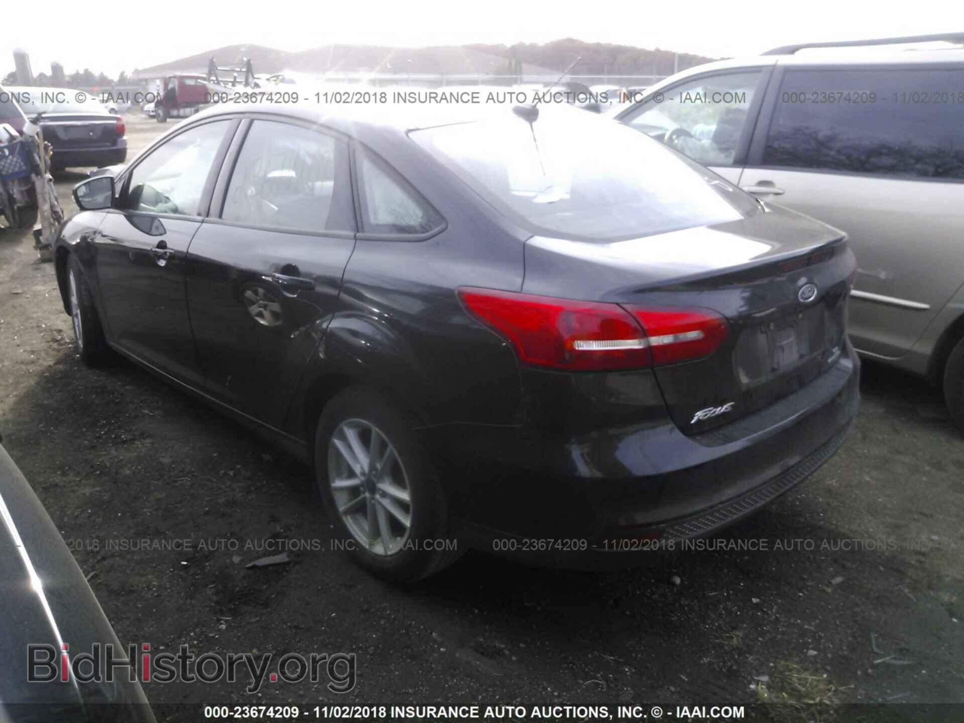 2015 Ford Focus - VIN: 1FADP3F24FL239247 - Photo 3