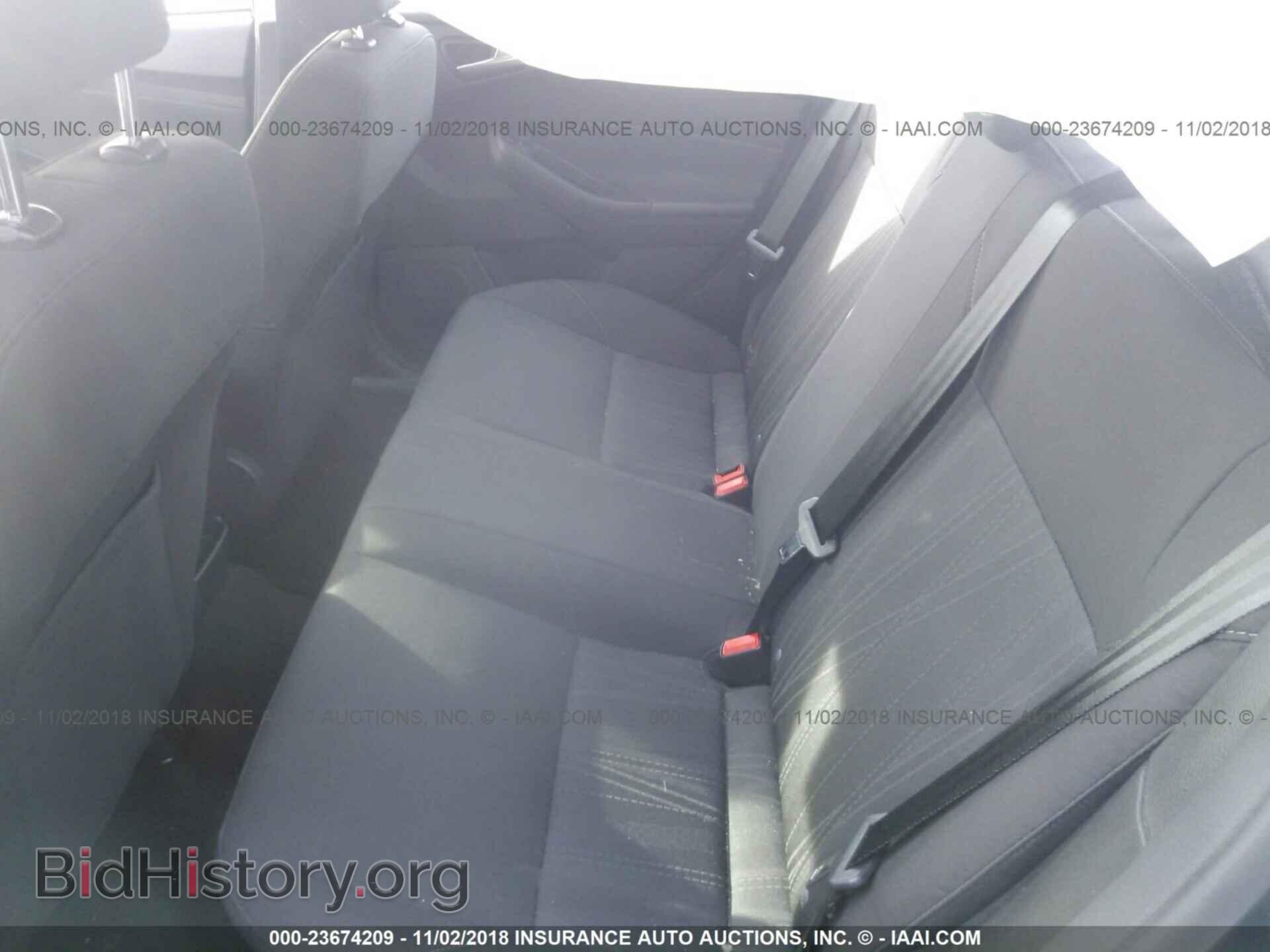 2015 Ford Focus - VIN: 1FADP3F24FL239247 - Photo 8