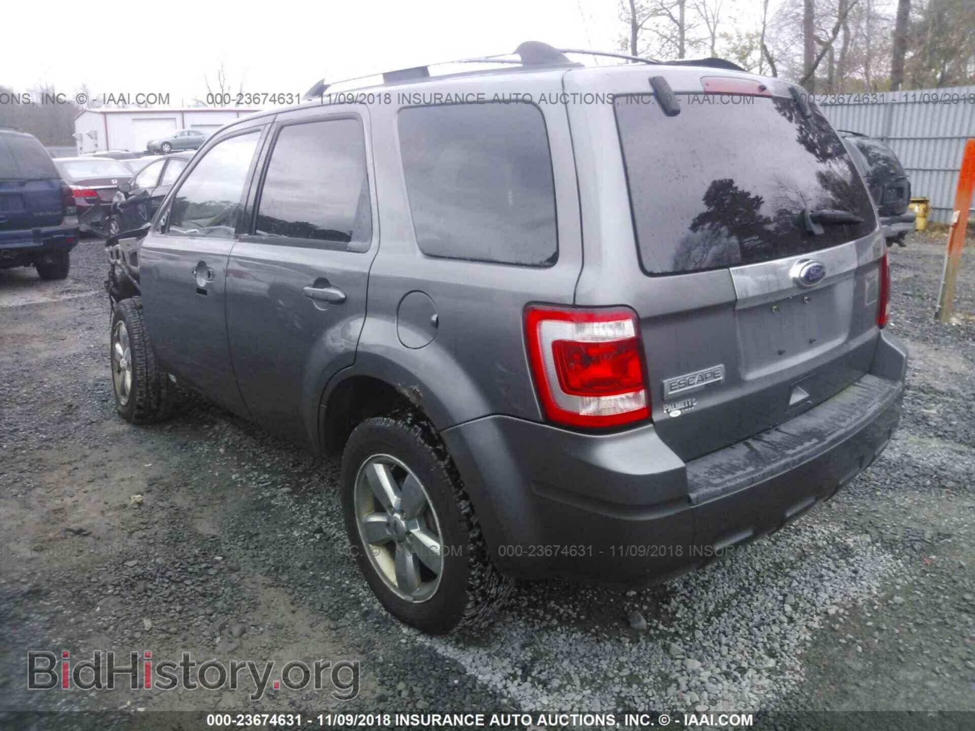 2011 Ford Escape - VIN: 1FMCU0E78BKA19373 - Фото 3