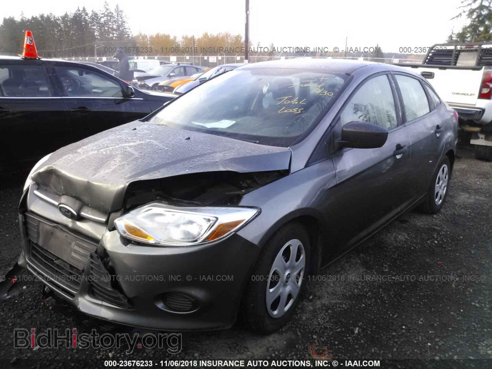 2013 Ford Focus - VIN: 1FADP3E26DL108139 - Photo 2