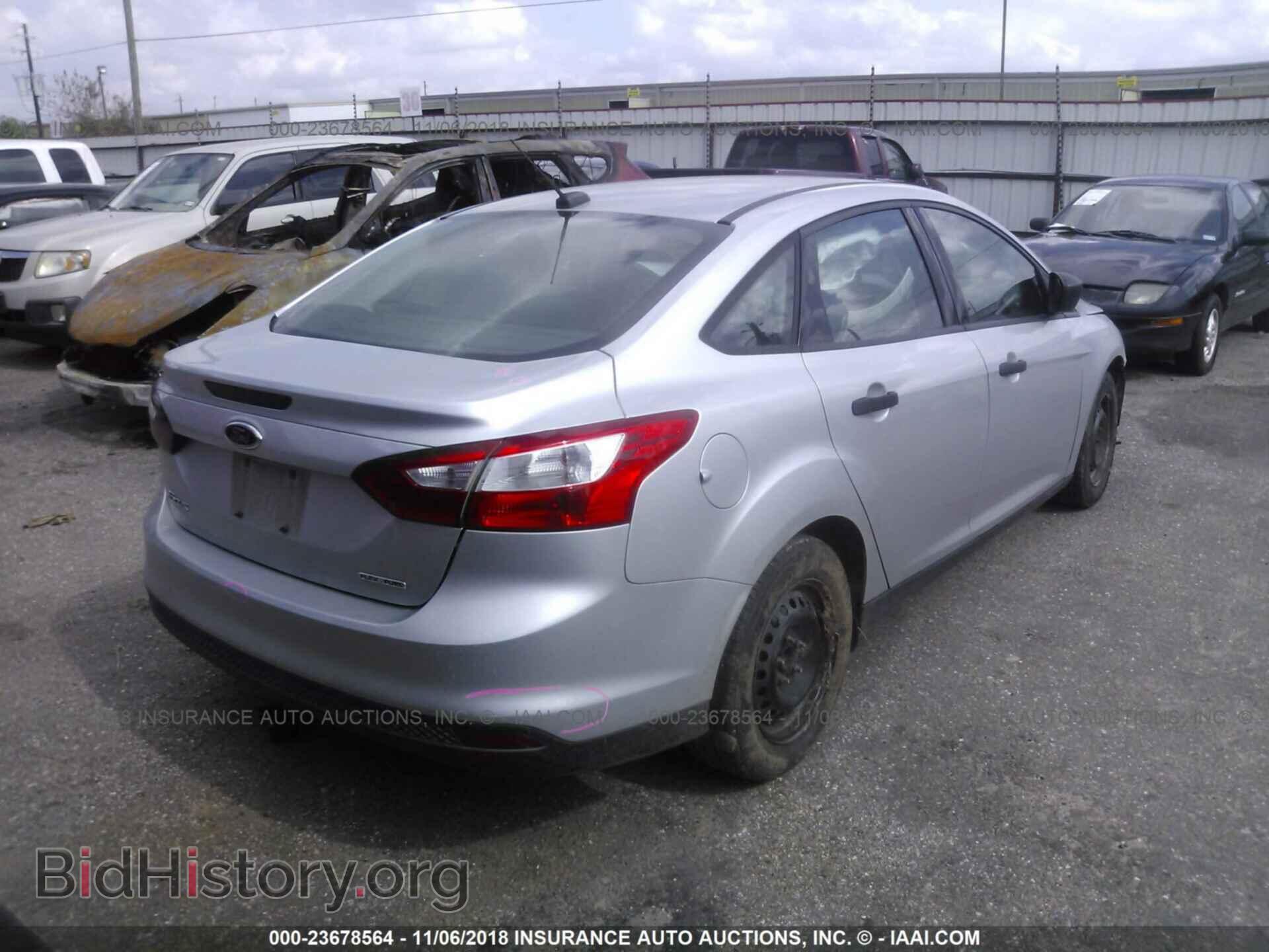 2012 Ford Focus - VIN: 1FAHP3E23CL400234 - Фото 4