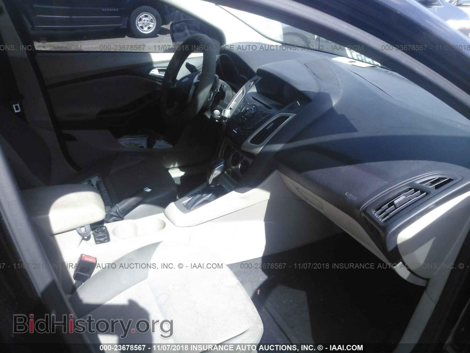 2012 Ford Focus - VIN: 1FAHP3F20CL126425 - Photo 5