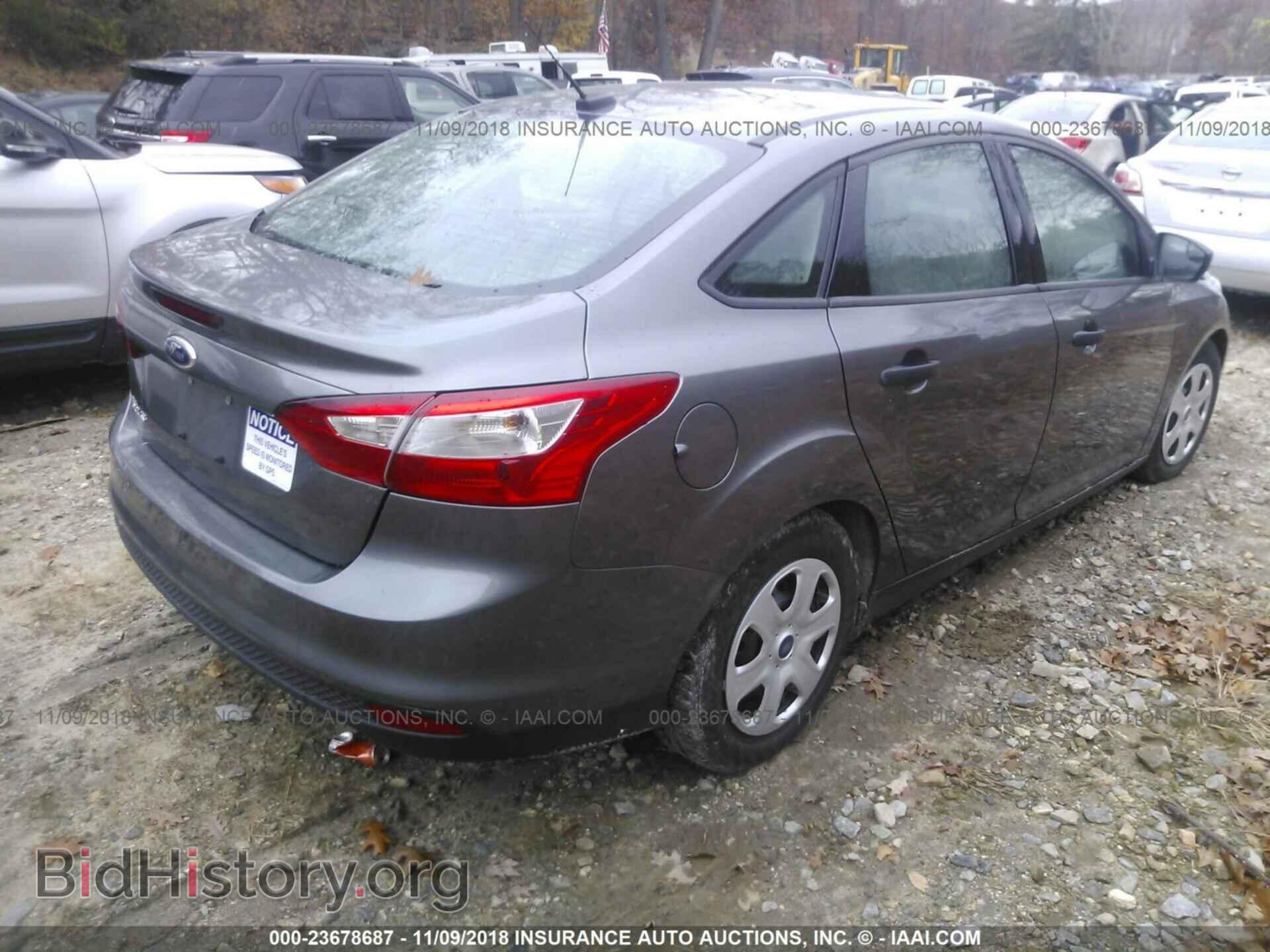 2014 Ford Focus - VIN: 1FADP3E29EL356113 - Photo 4