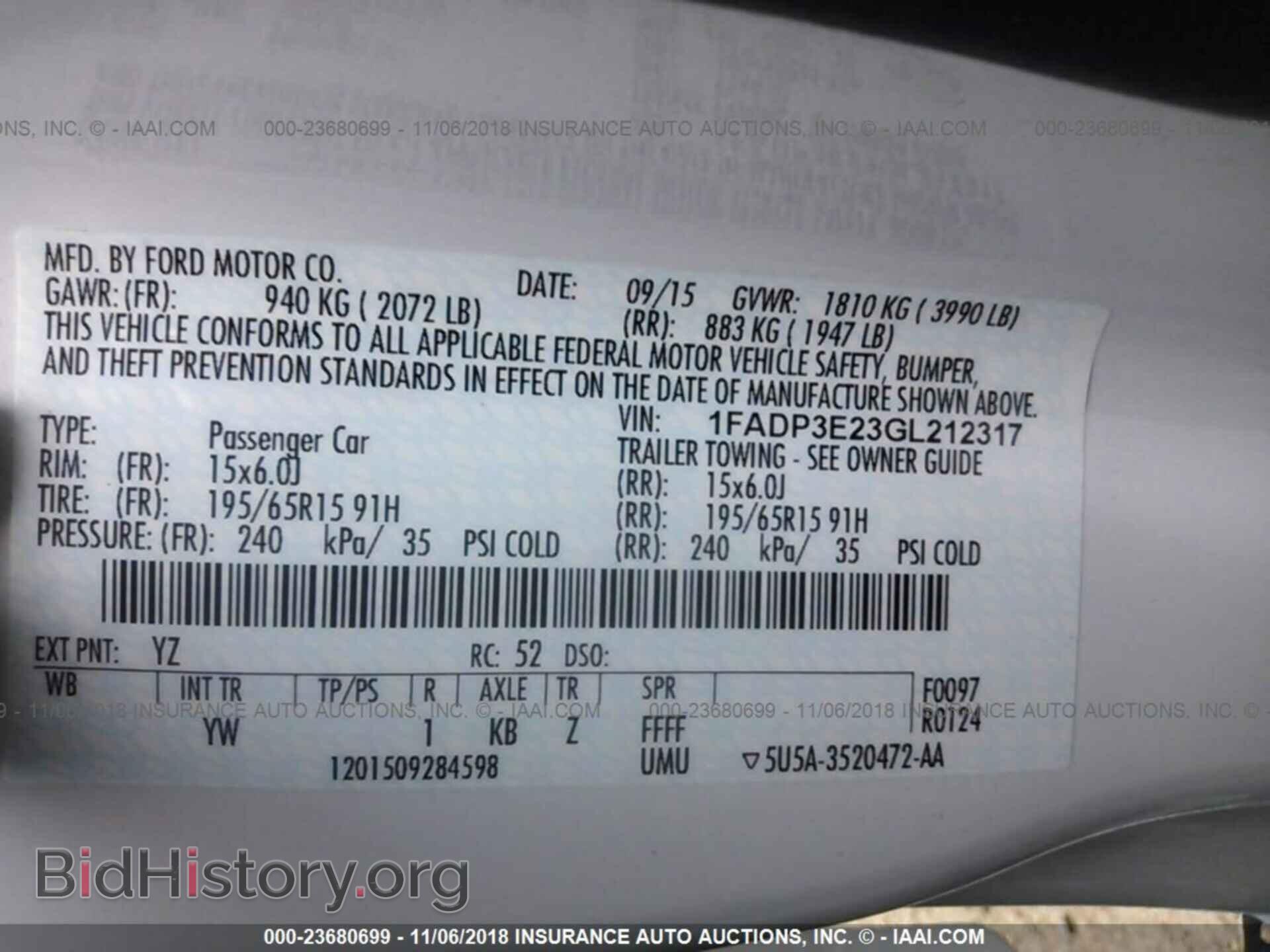 2016 Ford Focus - VIN: 1FADP3E23GL212317 - Photo 9