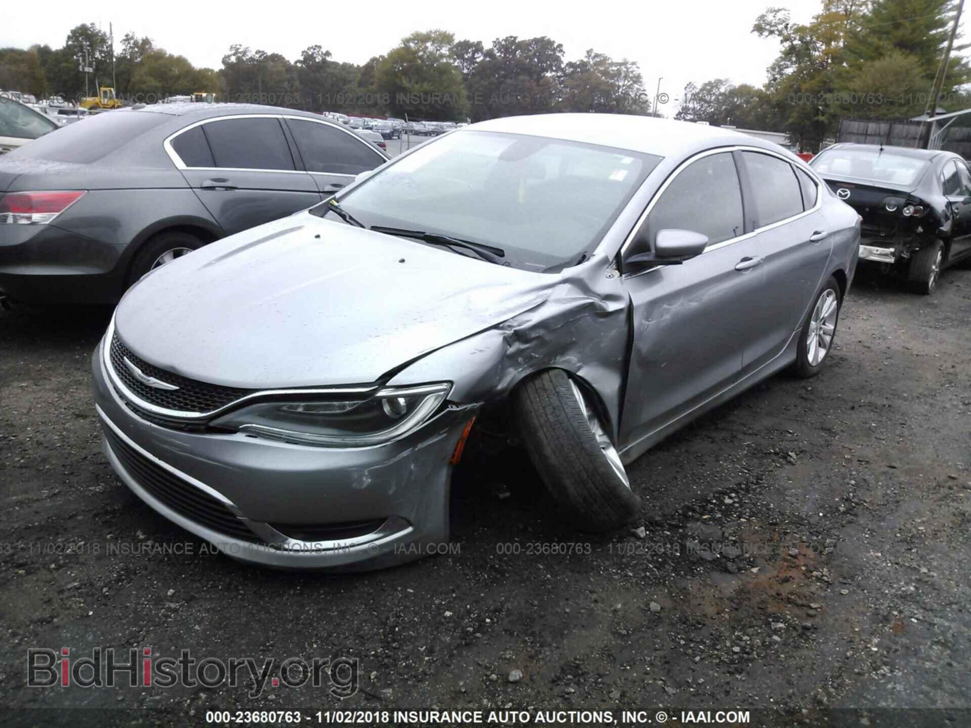 2015 Chrysler 200 - VIN: 1C3CCCAB5FN724241 - Photo 2