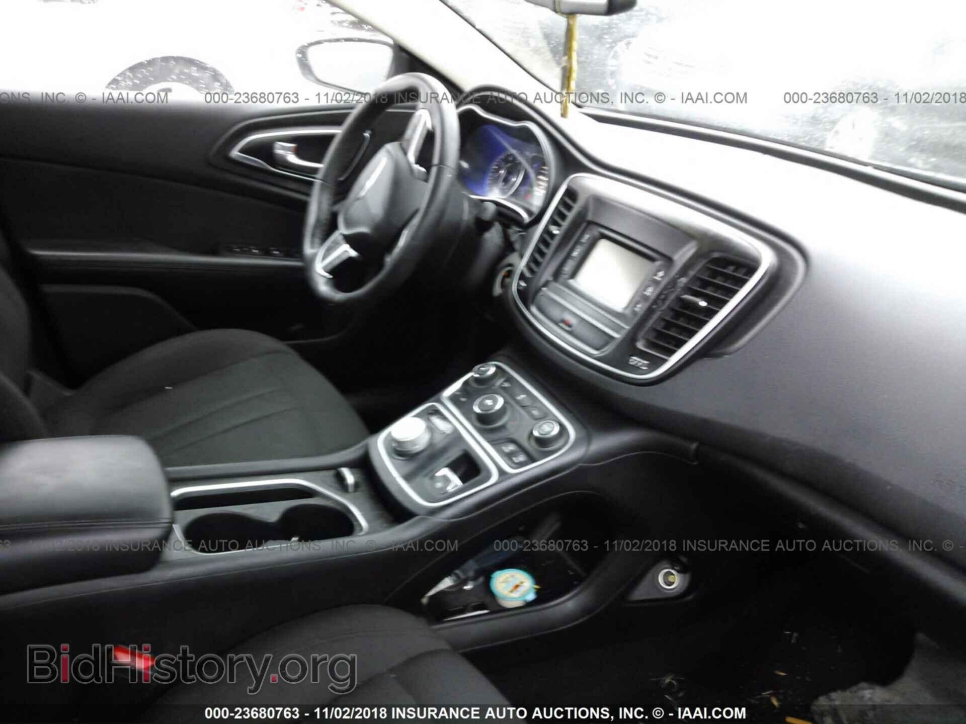 2015 Chrysler 200 - VIN: 1C3CCCAB5FN724241 - Photo 5
