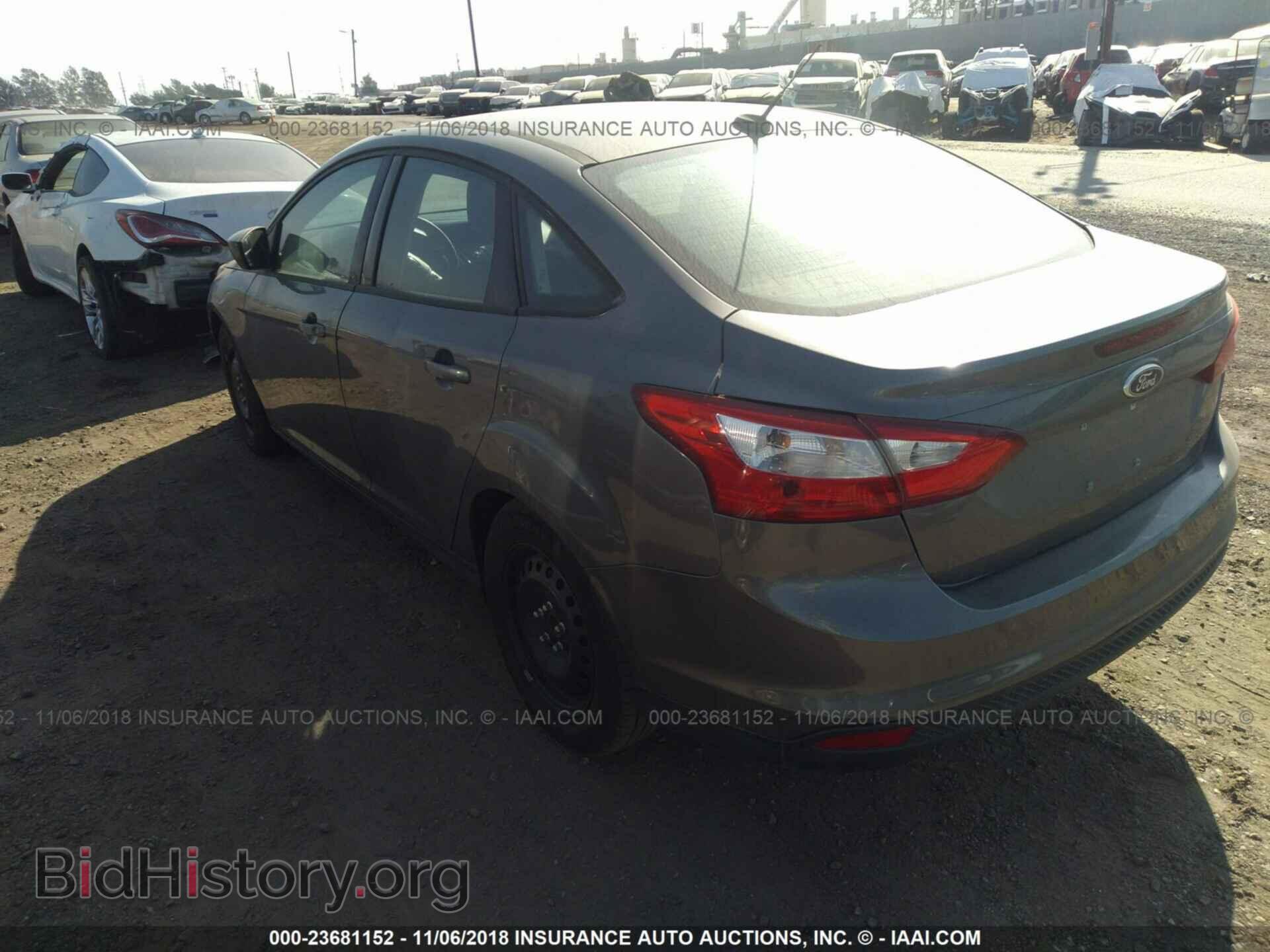 2012 Ford Focus - VIN: 1FAHP3F26CL207932 - Photo 3