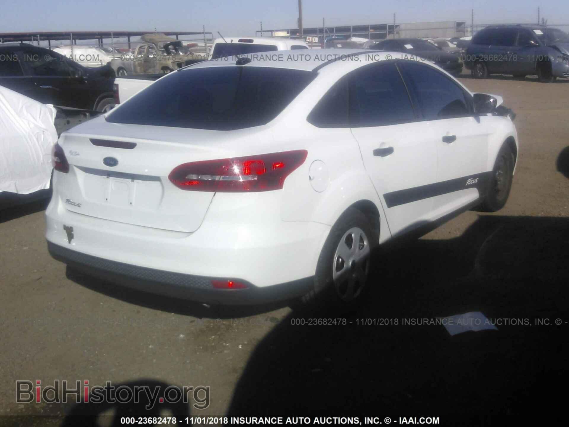 2017 Ford Focus - VIN: 1FADP3E29HL245209 - Фото 4