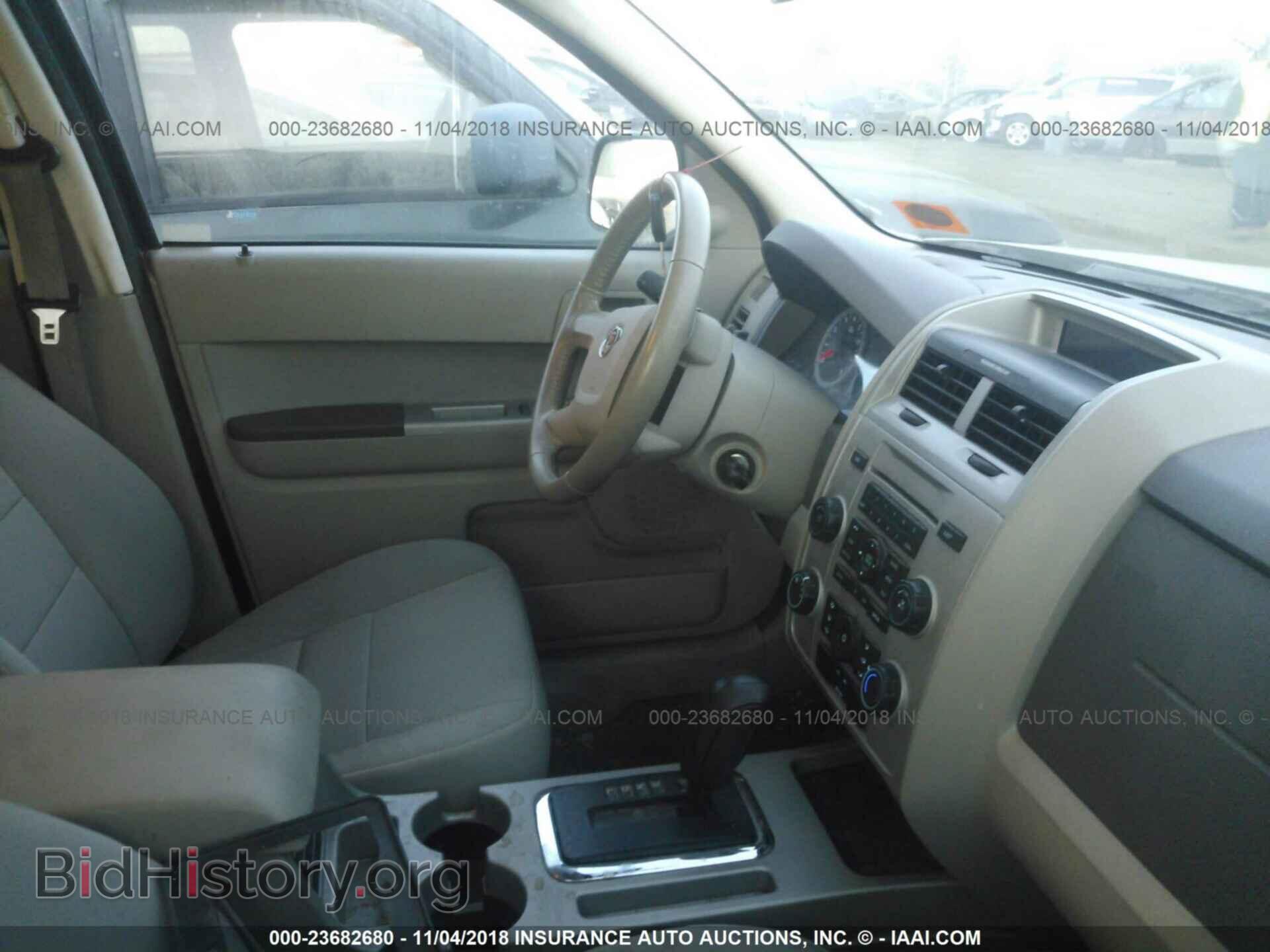 2011 Ford Escape - VIN: 1FMCU0D71BKA08331 - Photo 5