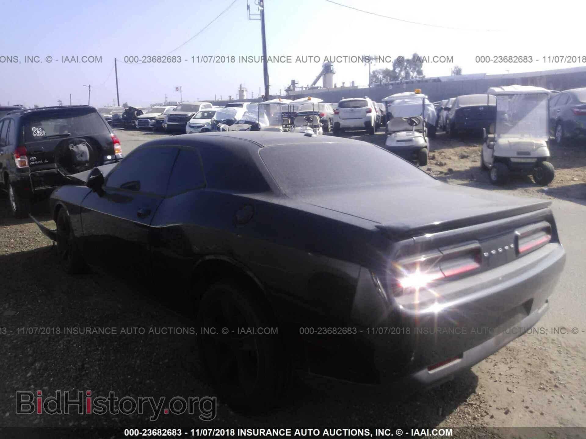 2015 Dodge Challenger - VIN: 2C3CDZAT1FH924065 - Photo 3