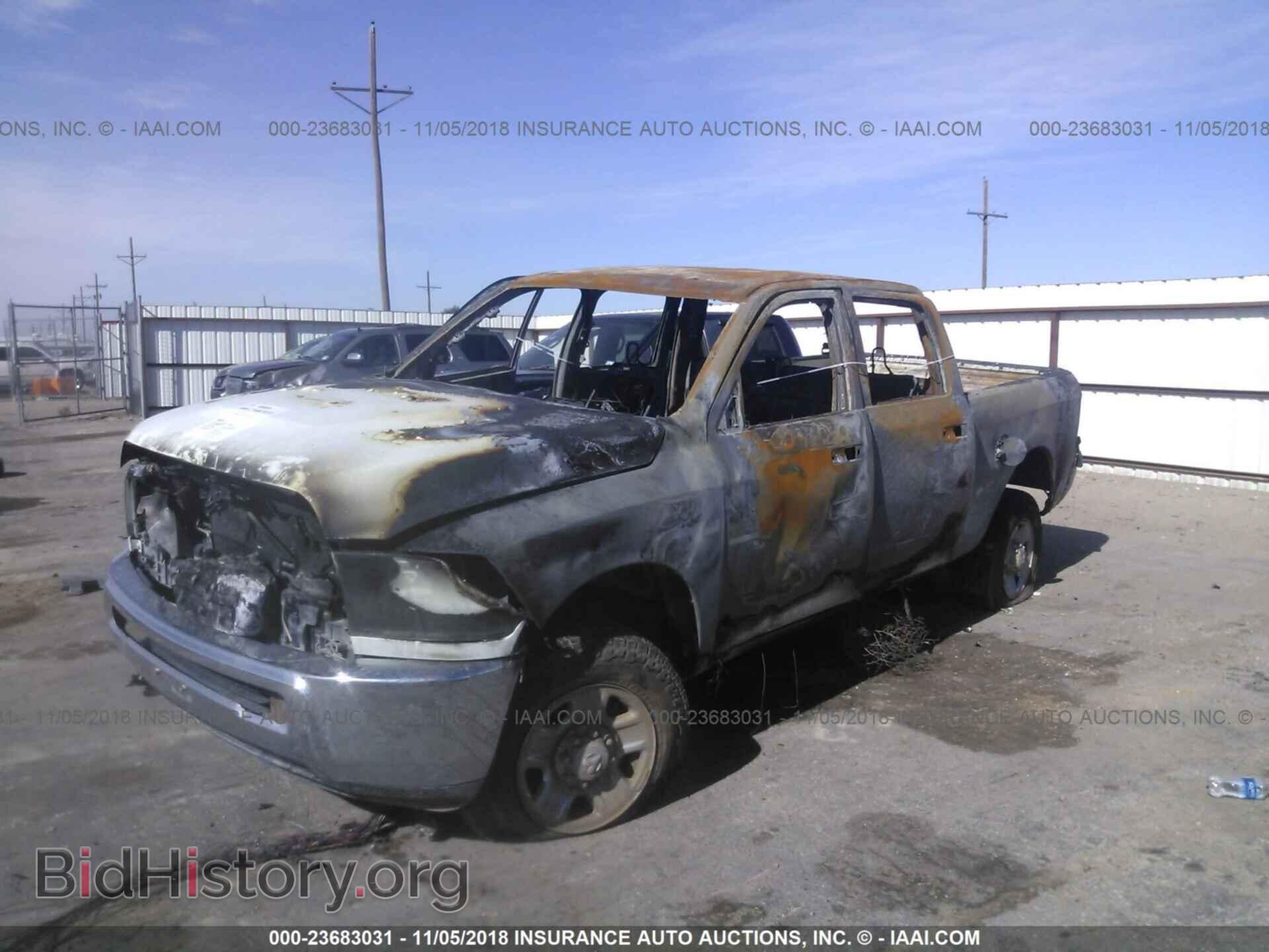 2015 RAM 2500 - VIN: 3C6UR5CJ9FG516166 - Фото 2