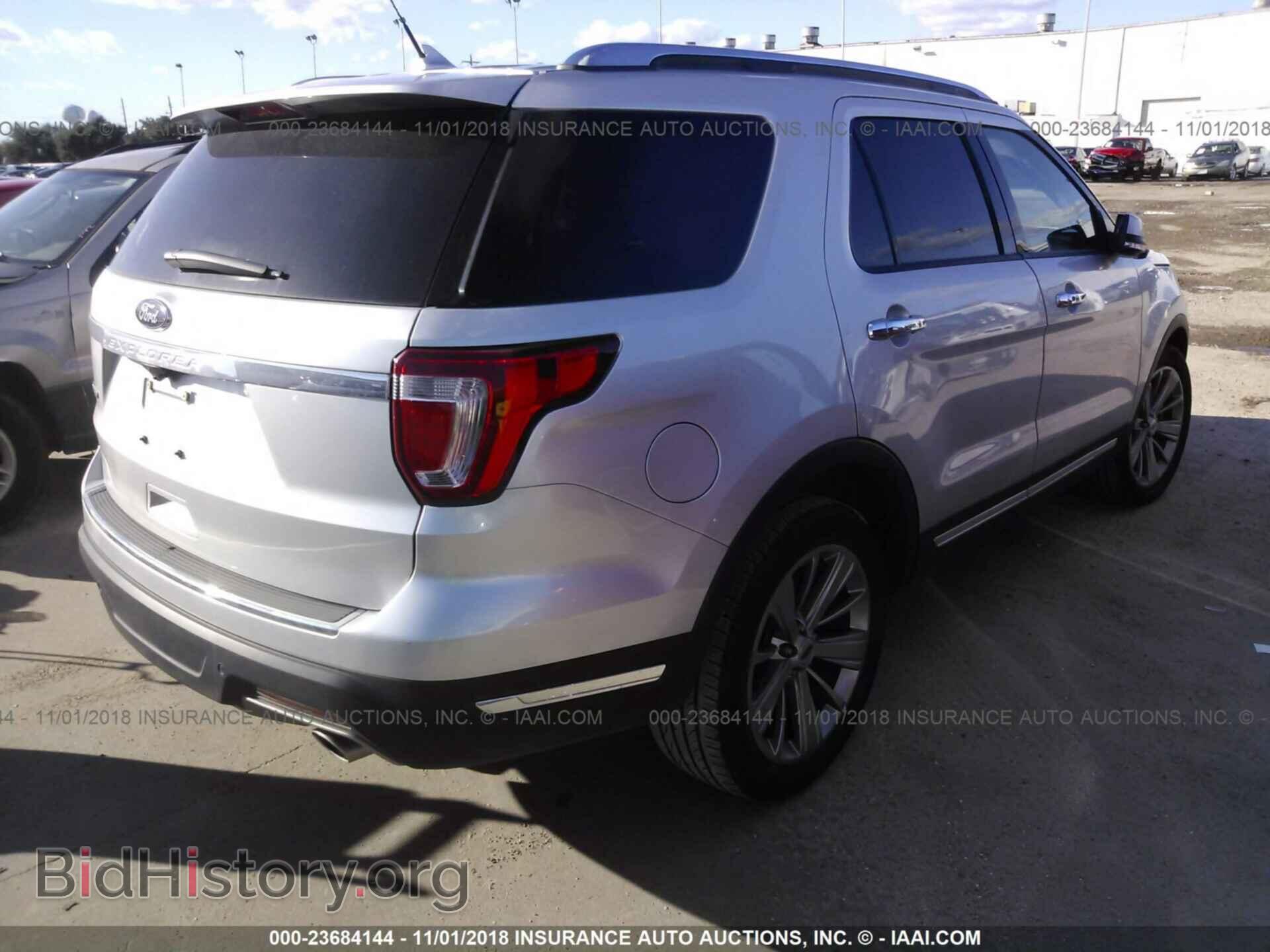 2018 Ford Explorer - VIN: 1FM5K7F86JGA85937 - Фото 4