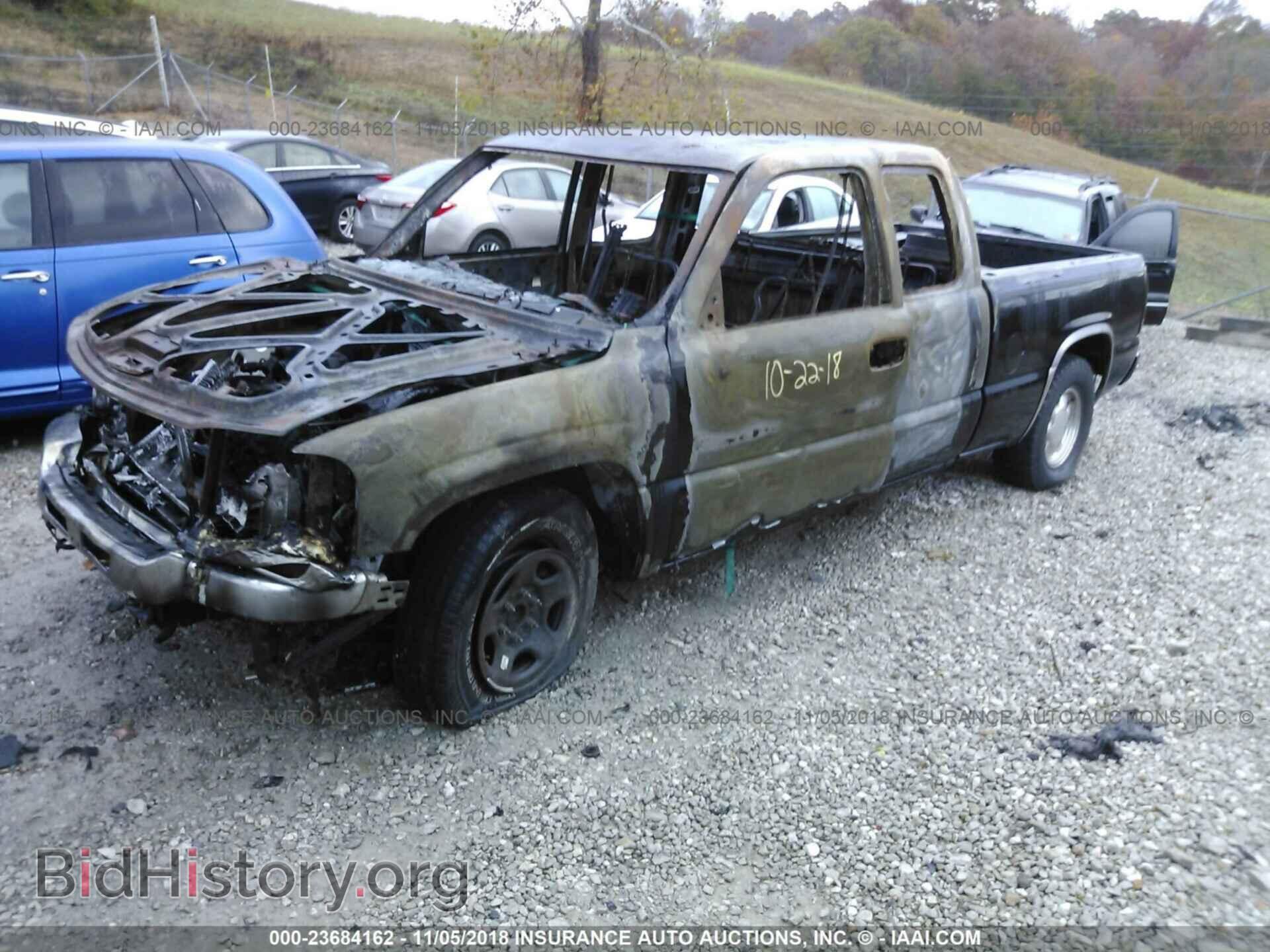 2003 GMC NEW SIERRA - VIN: 2GTEC19T731298121 - Фото 2