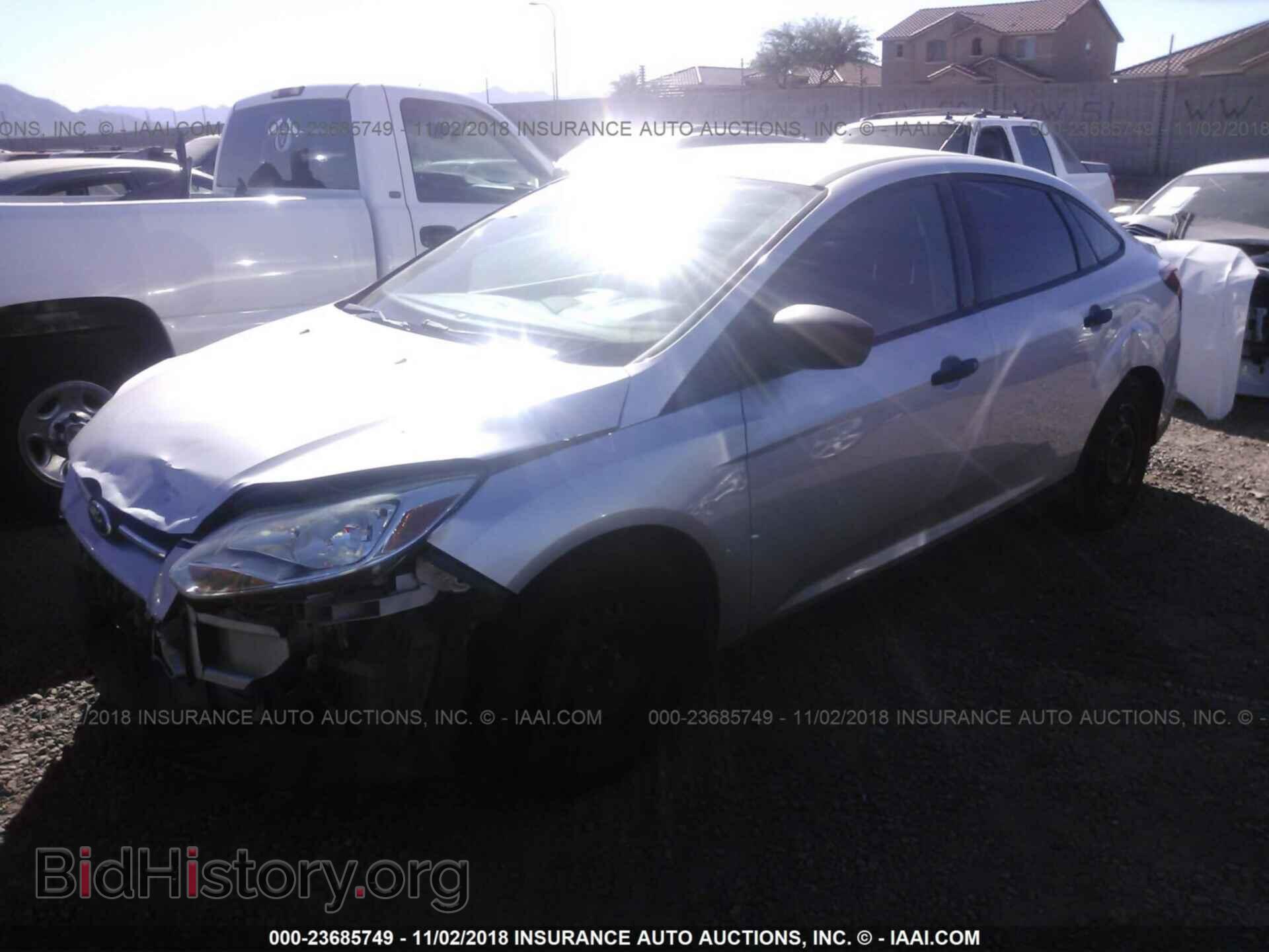2012 Ford Focus - VIN: 1FAHP3E23CL167763 - Photo 2