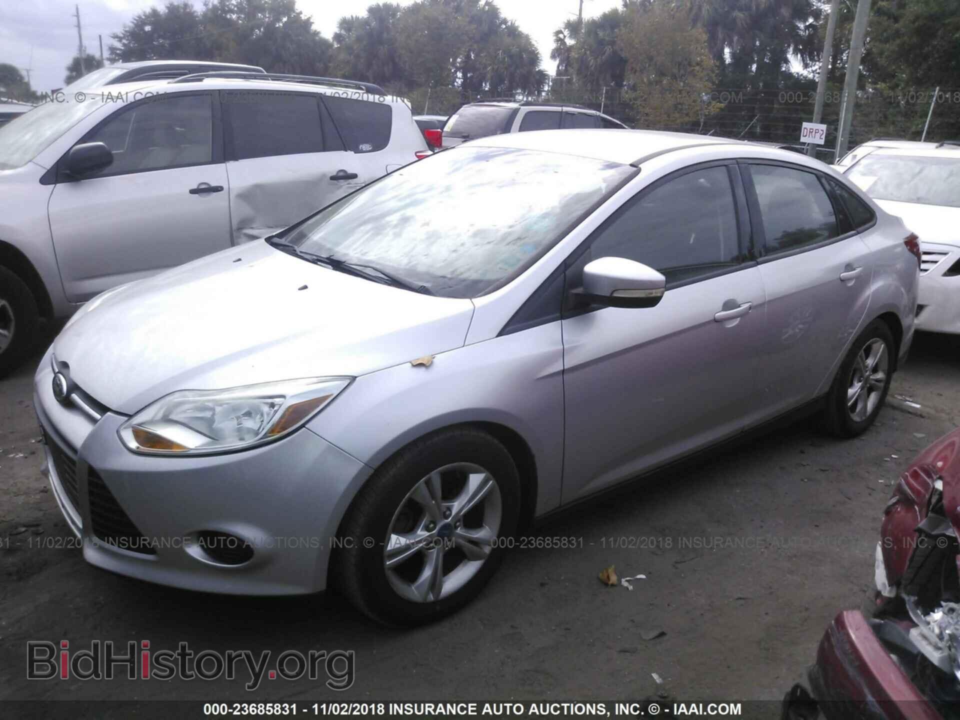 2013 Ford Focus - VIN: 1FADP3F2XDL286179 - Фото 2