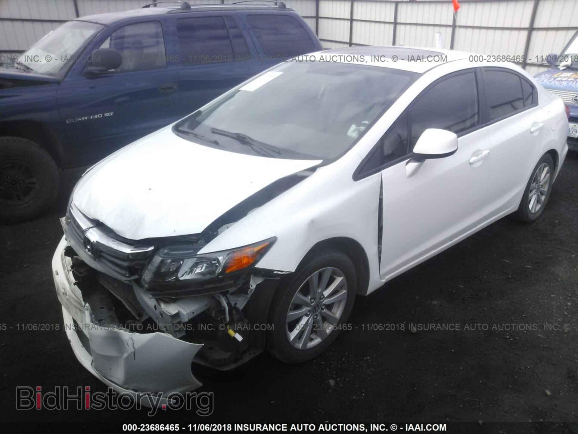 2012 Honda Civic - VIN: 2HGFB2F89CH556533 - Photo 2