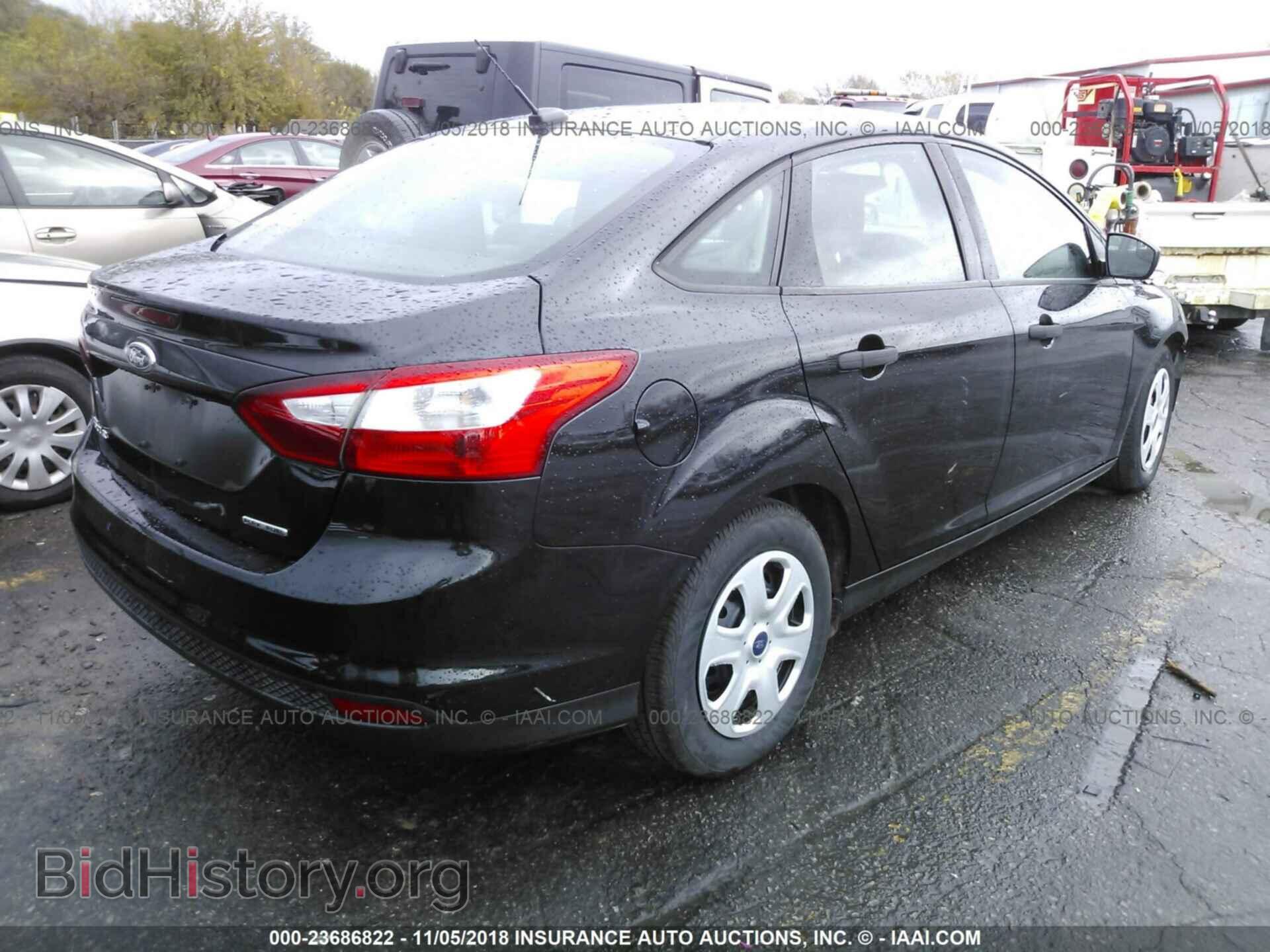 2012 Ford Focus - VIN: 1FAHP3E24CL423912 - Photo 4