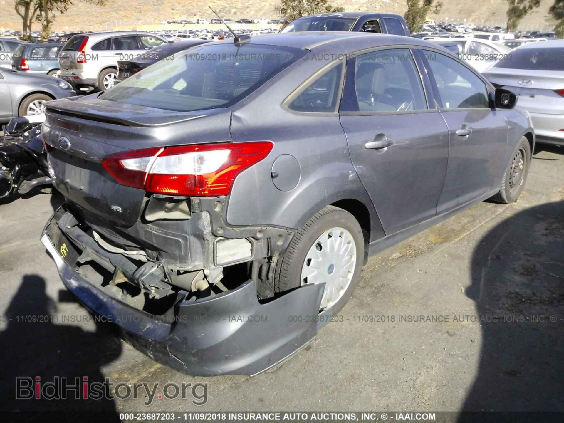 2012 Ford Focus - VIN: 1FAHP3F29CL154918 - Photo 4