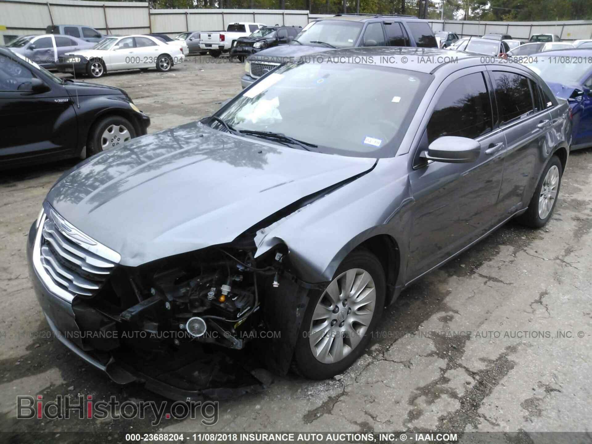 2012 Chrysler 200 - VIN: 1C3CCBAB4CN134814 - Photo 2