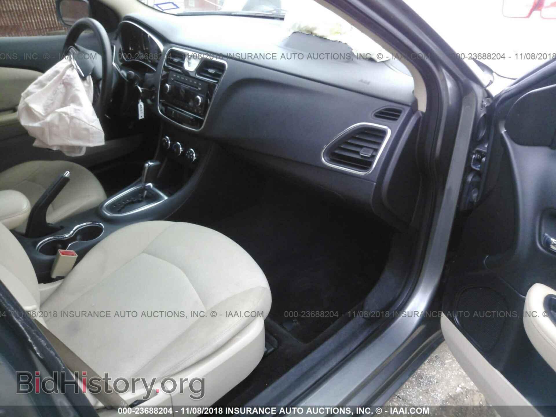 2012 Chrysler 200 - VIN: 1C3CCBAB4CN134814 - Photo 5
