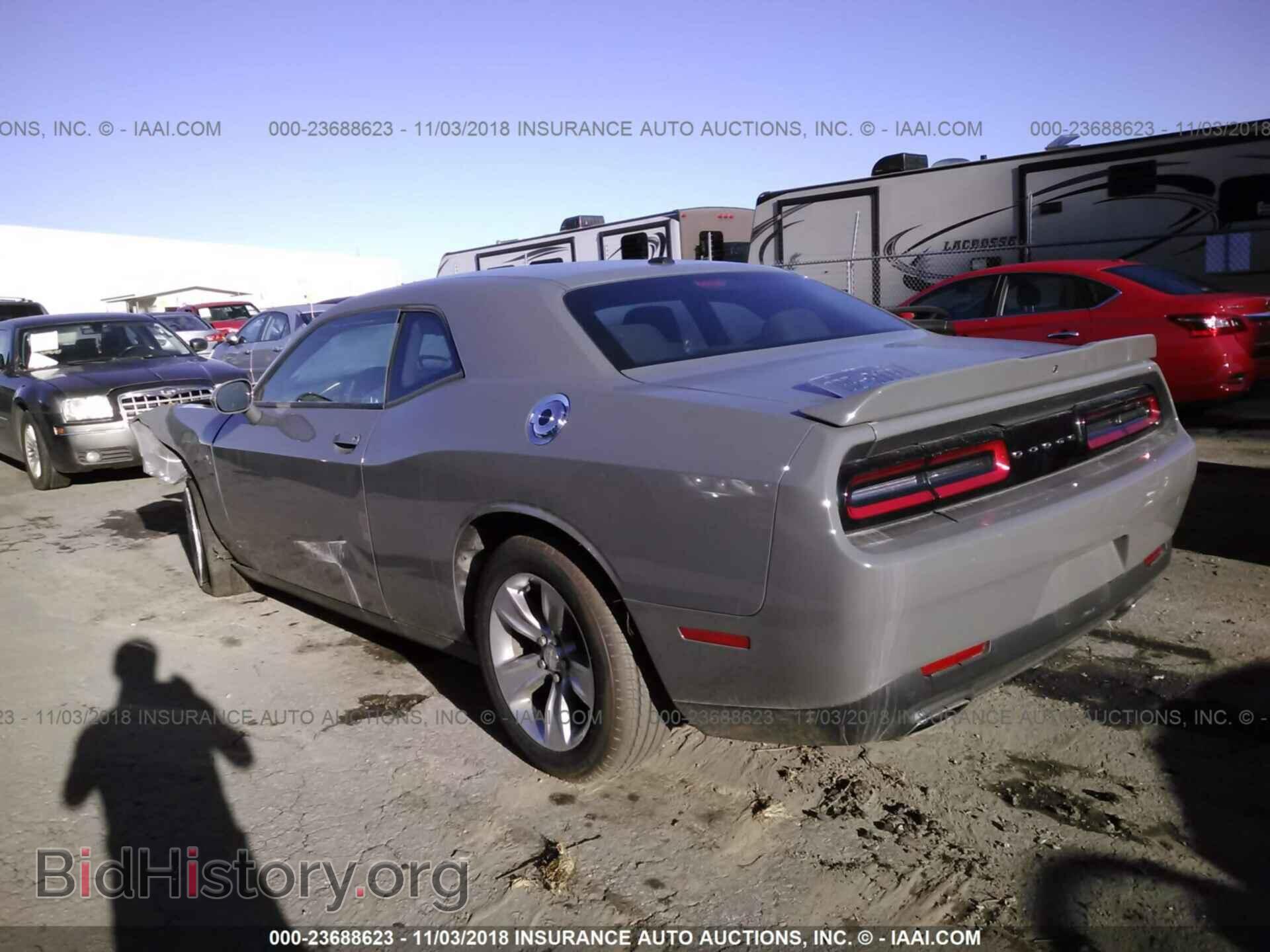 2018 Dodge Challenger - VIN: 2C3CDZAG2JH325400 - Photo 3