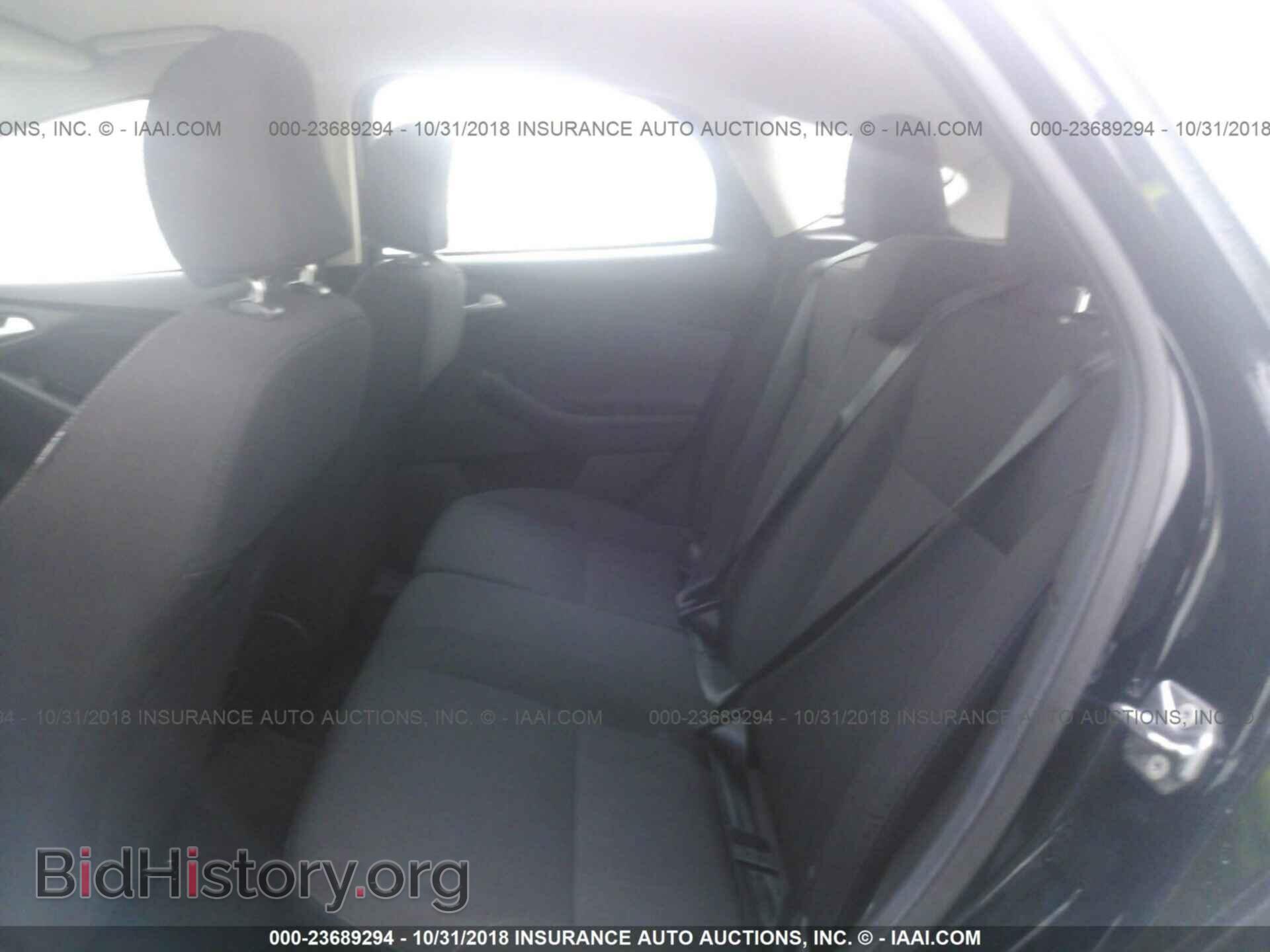 2017 Ford Focus - VIN: 1FADP3K24HL272015 - Фото 8