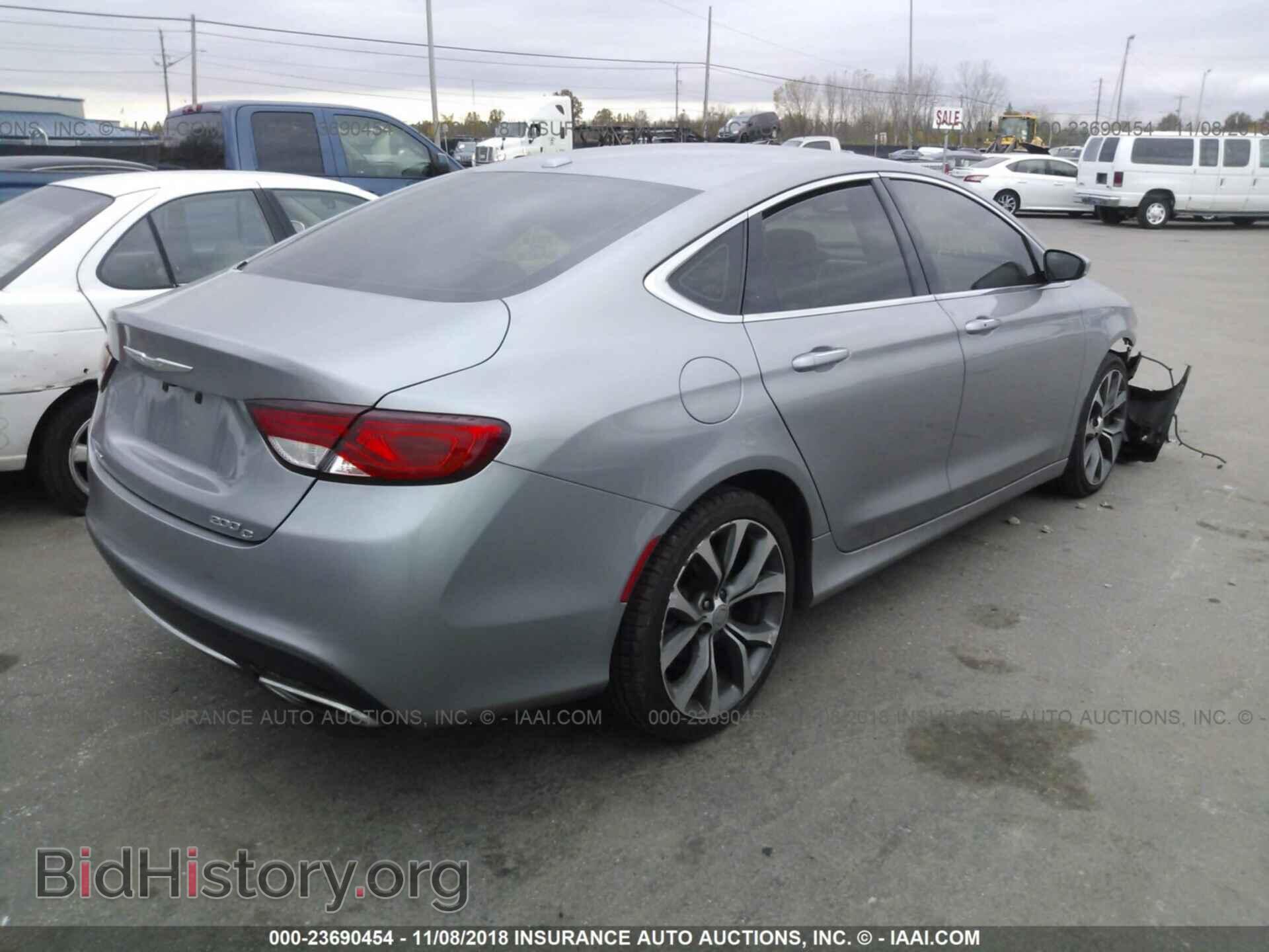 2015 Chrysler 200 - VIN: 1C3CCCEG2FN547427 - Photo 4