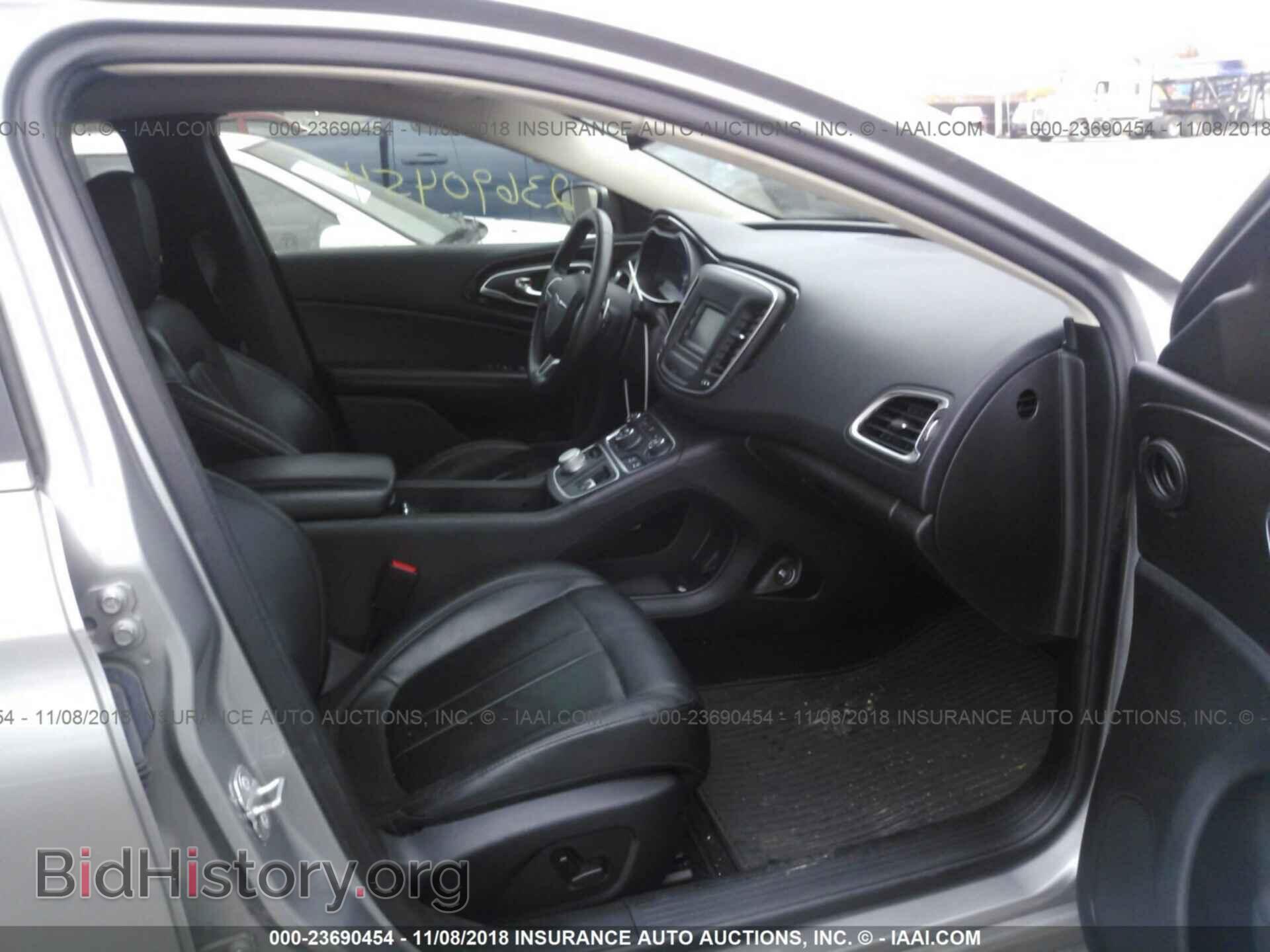 2015 Chrysler 200 - VIN: 1C3CCCEG2FN547427 - Photo 5