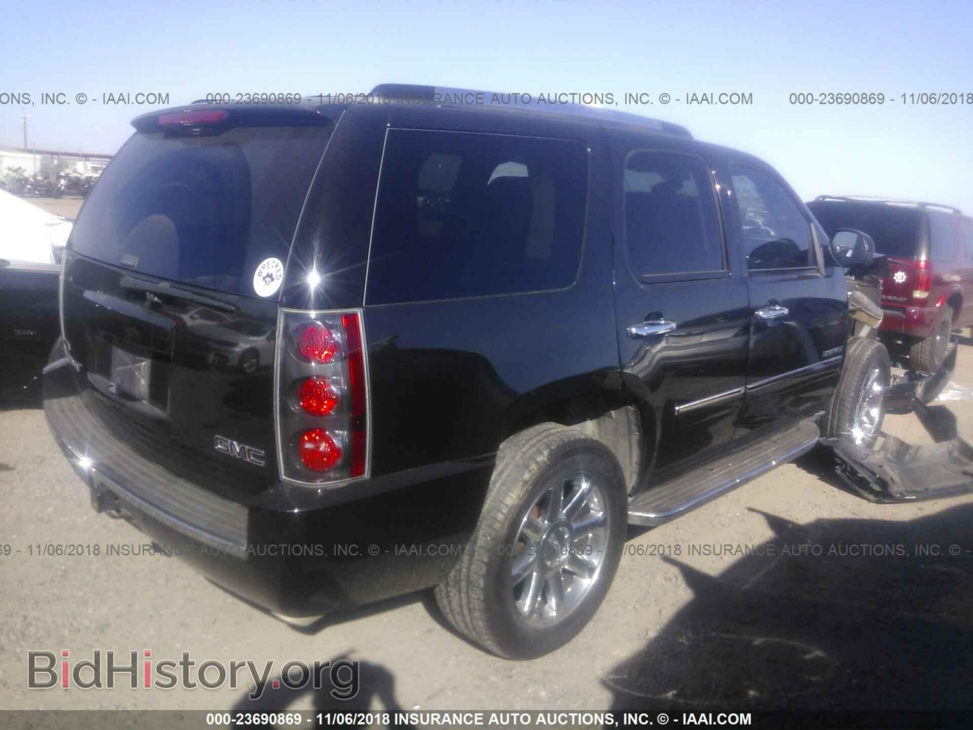 2011 GMC YUKON - VIN: 1GKS2EEF6BR358879 - Photo 4