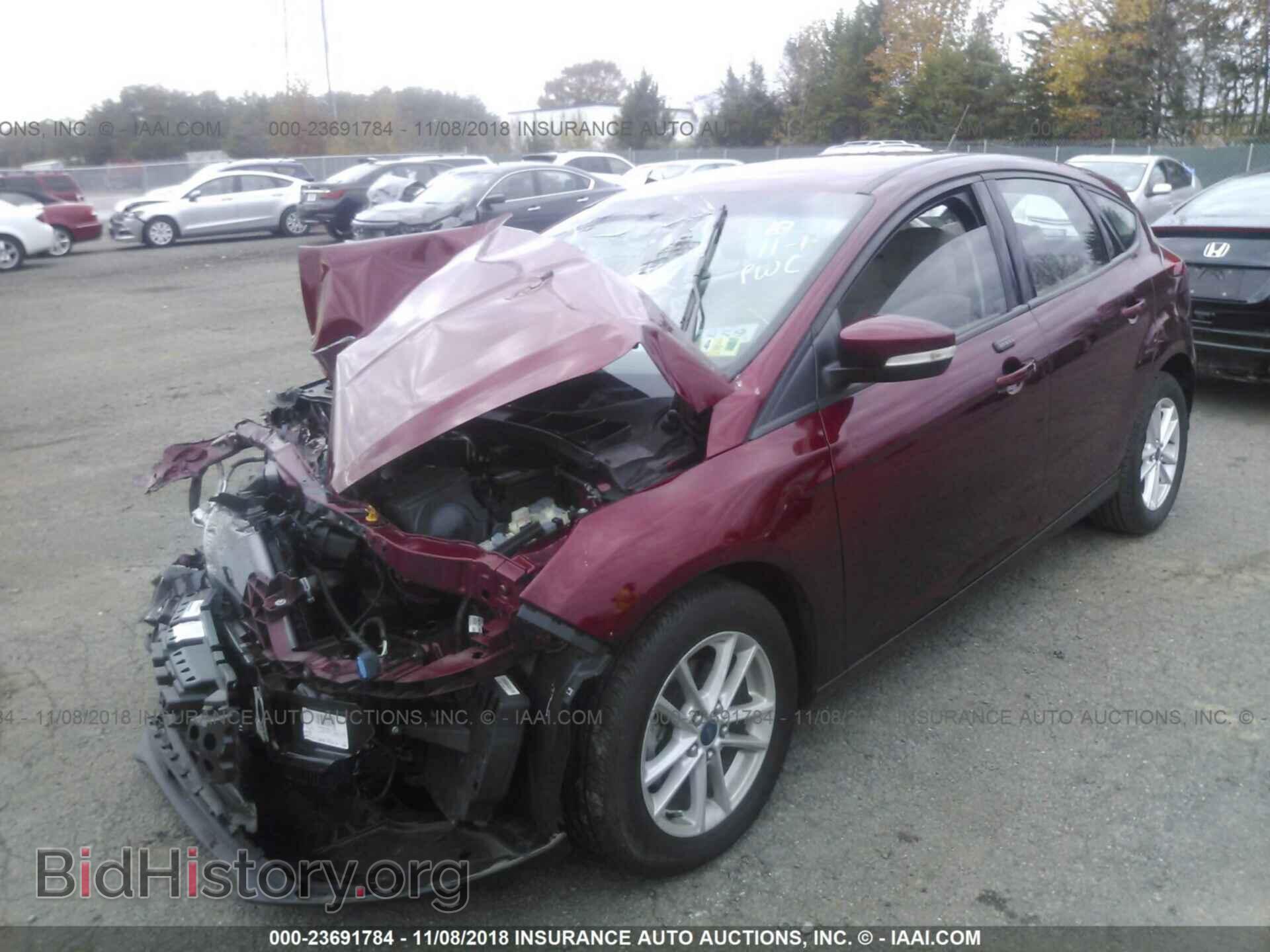 2016 Ford Focus - VIN: 1FADP3K22GL242462 - Фото 2