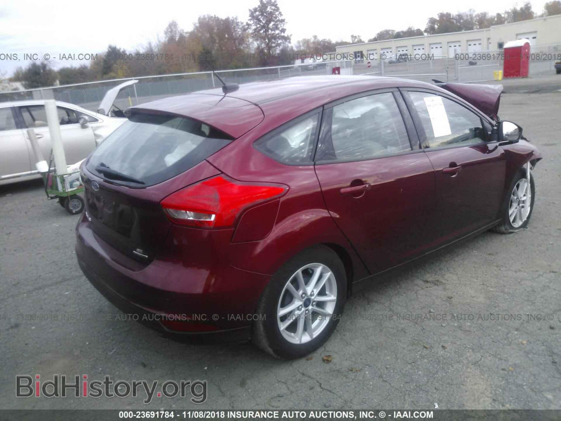 2016 Ford Focus - VIN: 1FADP3K22GL242462 - Фото 4