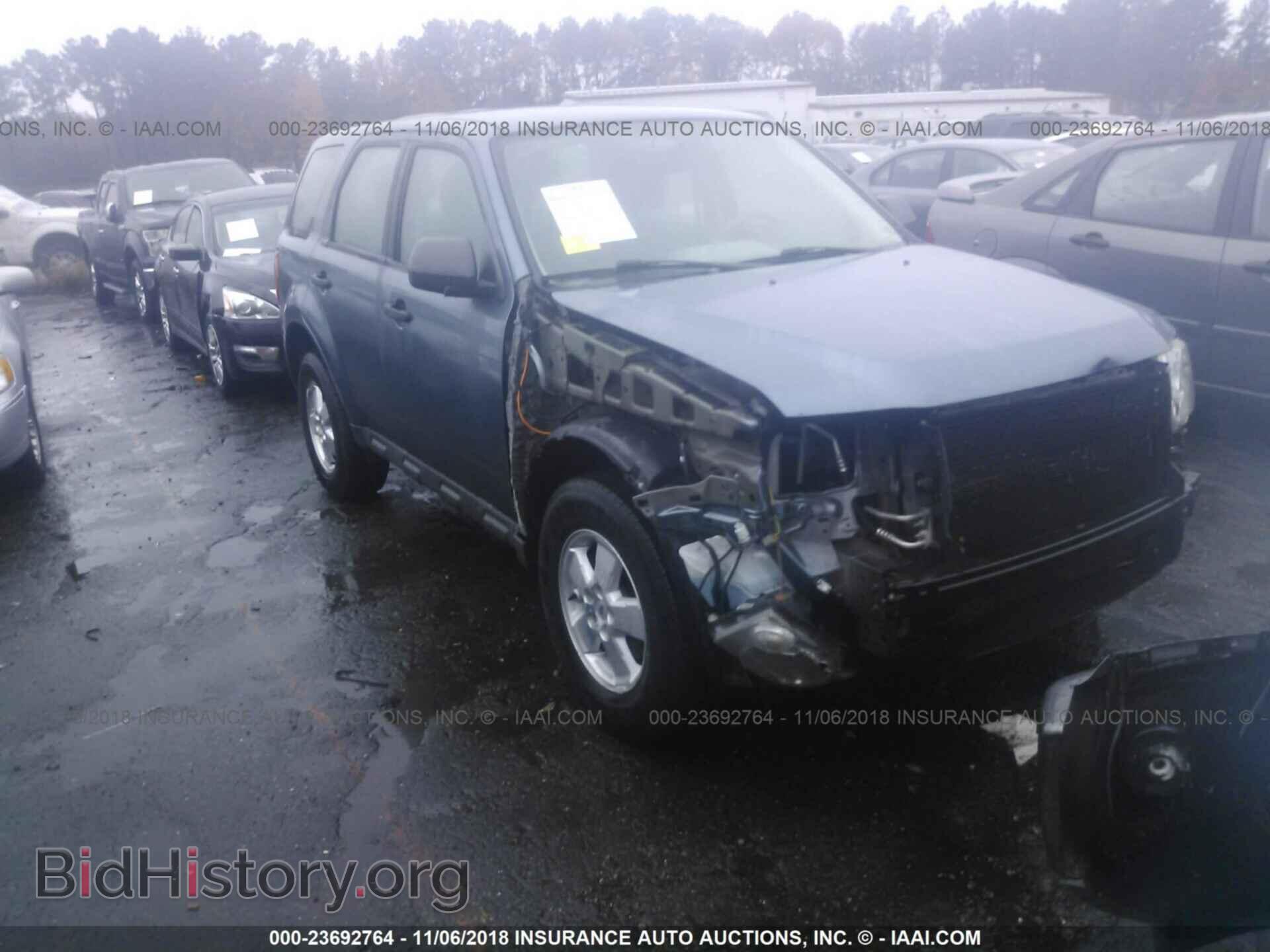Photo 1FMCU0C74BKC60477 - Ford Escape 2011