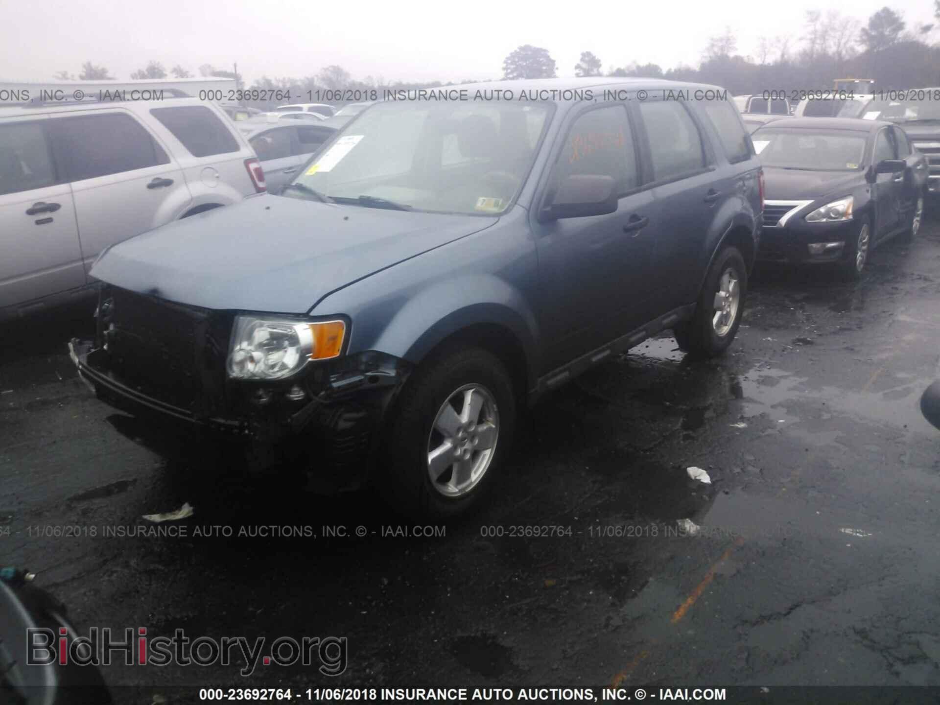 2011 Ford Escape - VIN: 1FMCU0C74BKC60477 - Photo 2